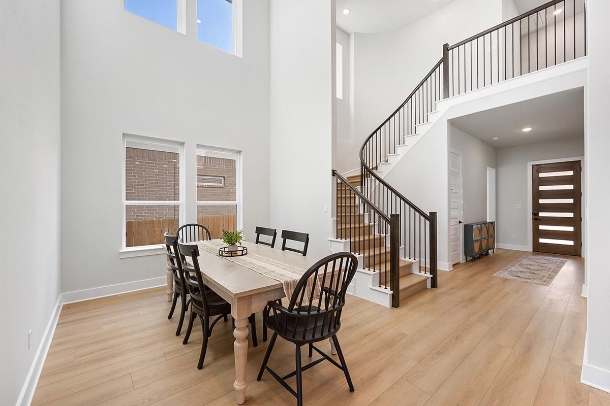 219 Craigends Yew LN — photo 4