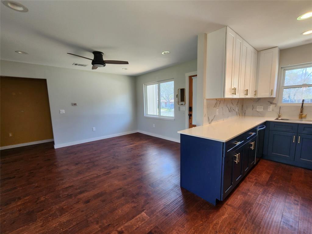 4703 Surrey DR — photo 3