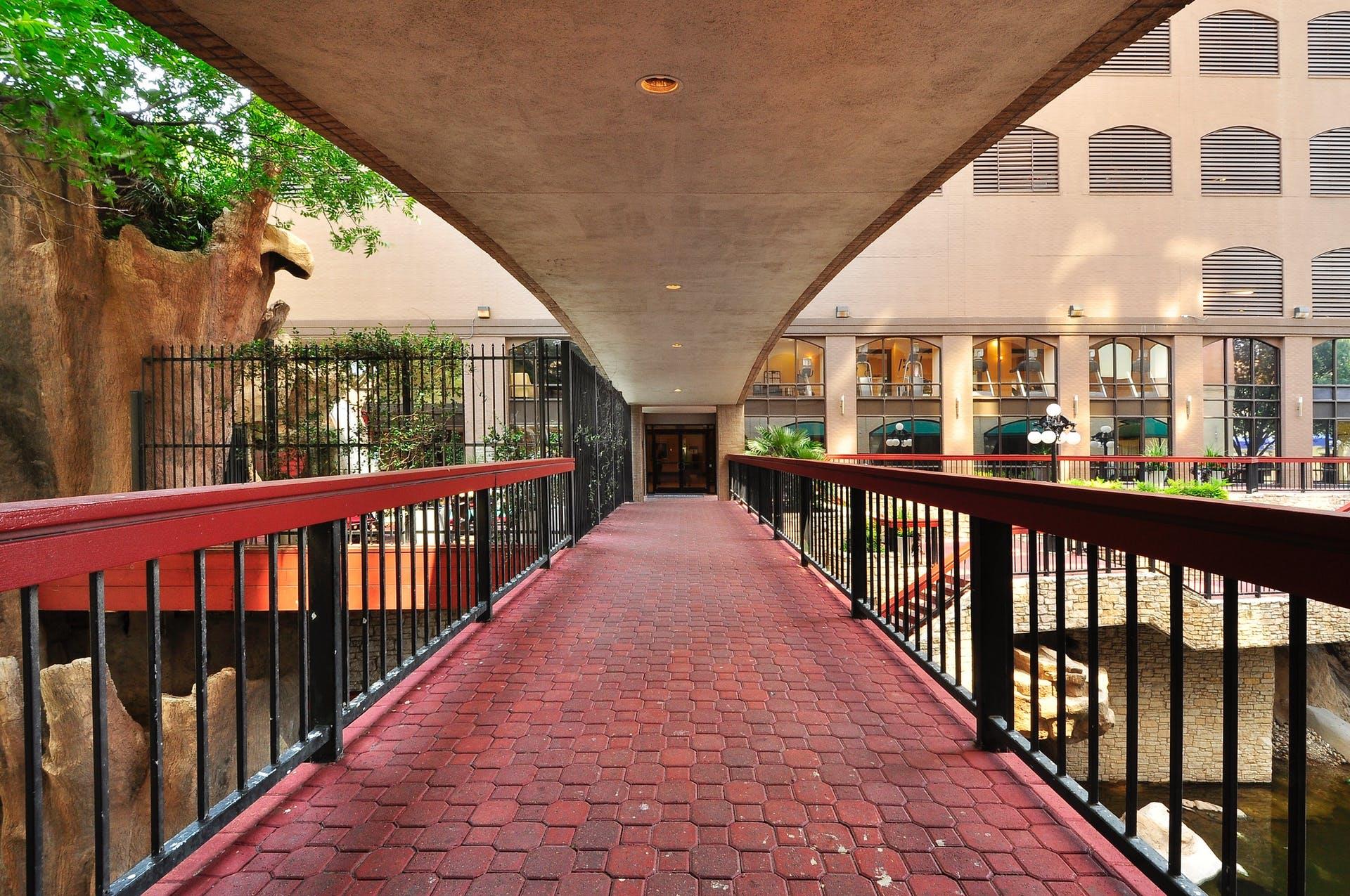 507 Sabine ST #304 — photo 4