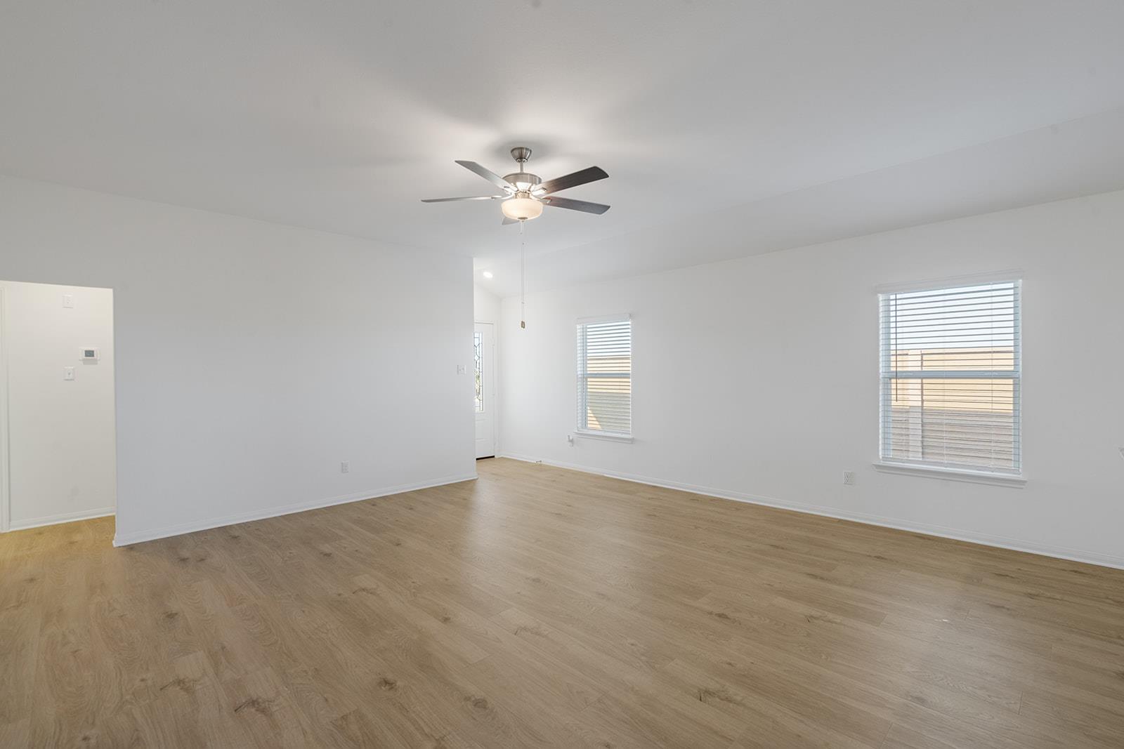 309 Luna Blue LN — photo 3