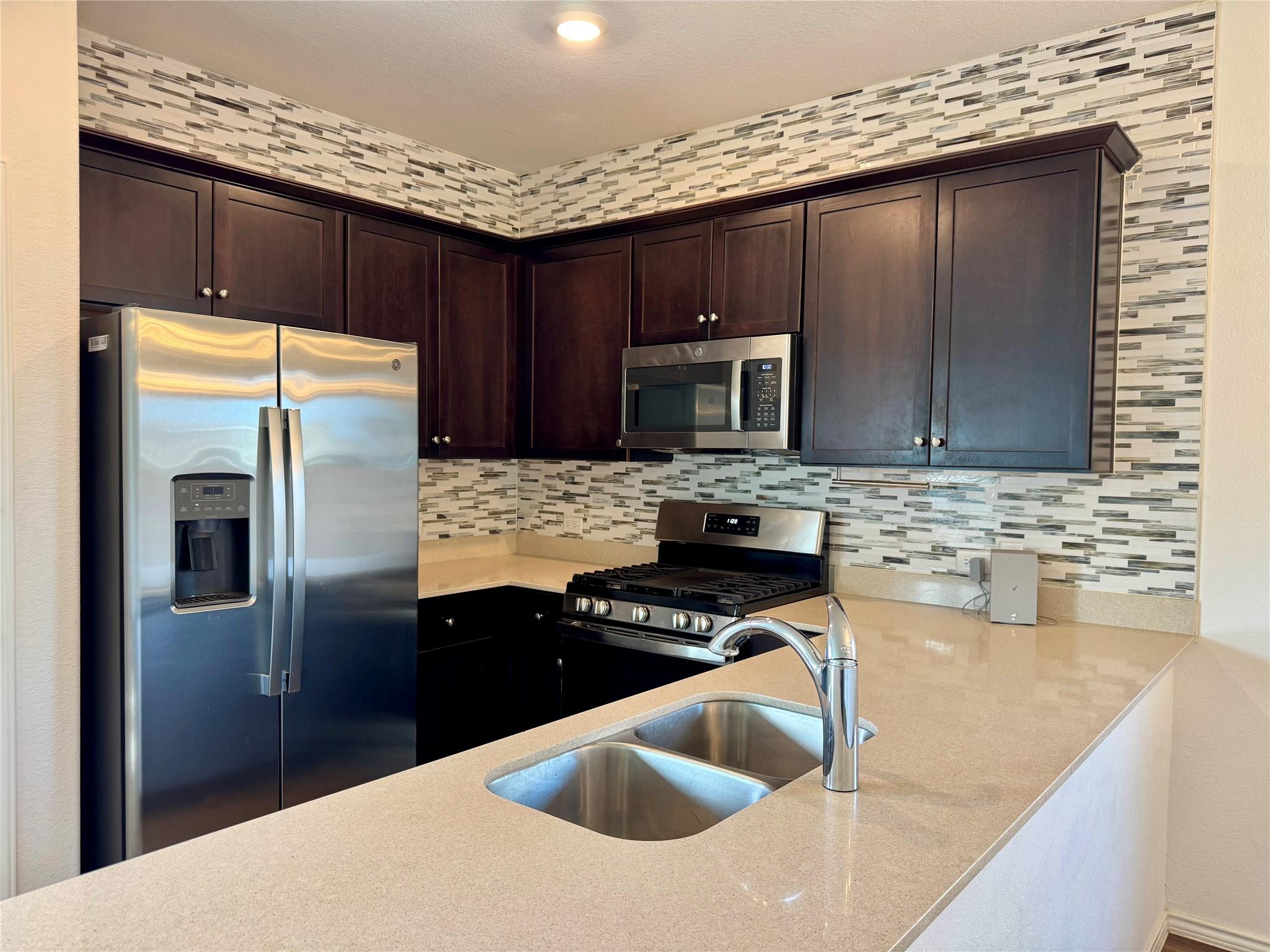14221 Lyndora LN — photo 4