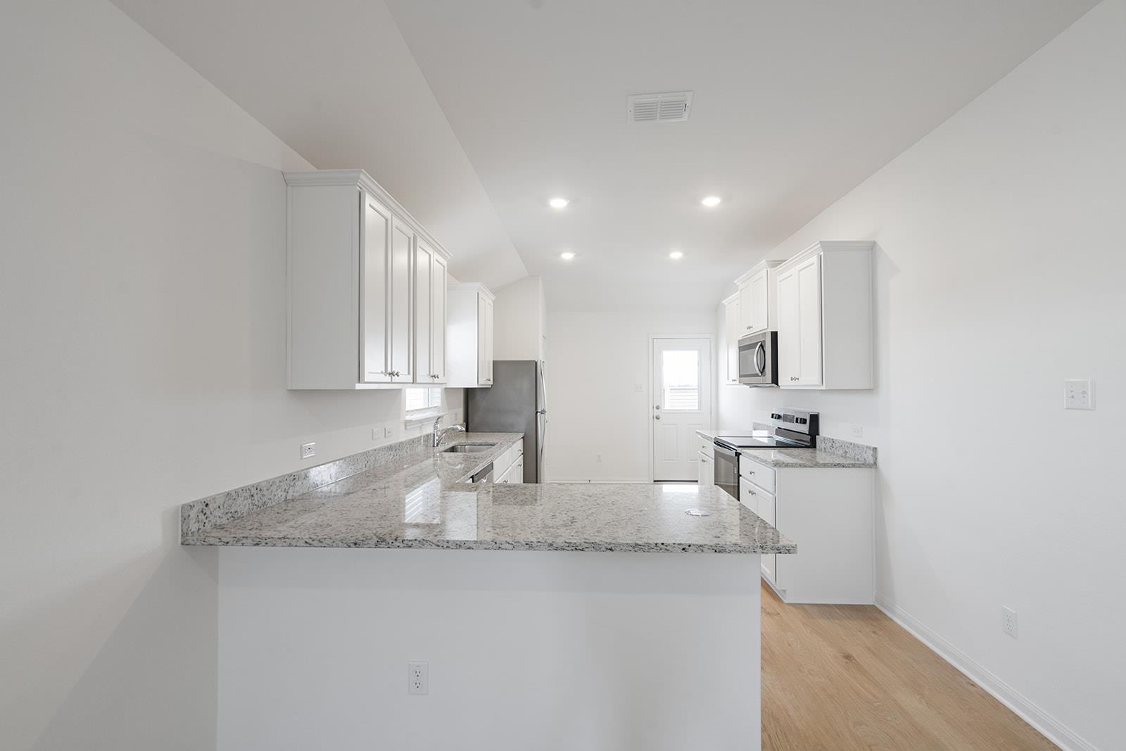 237 Luna Blue LN — photo 3