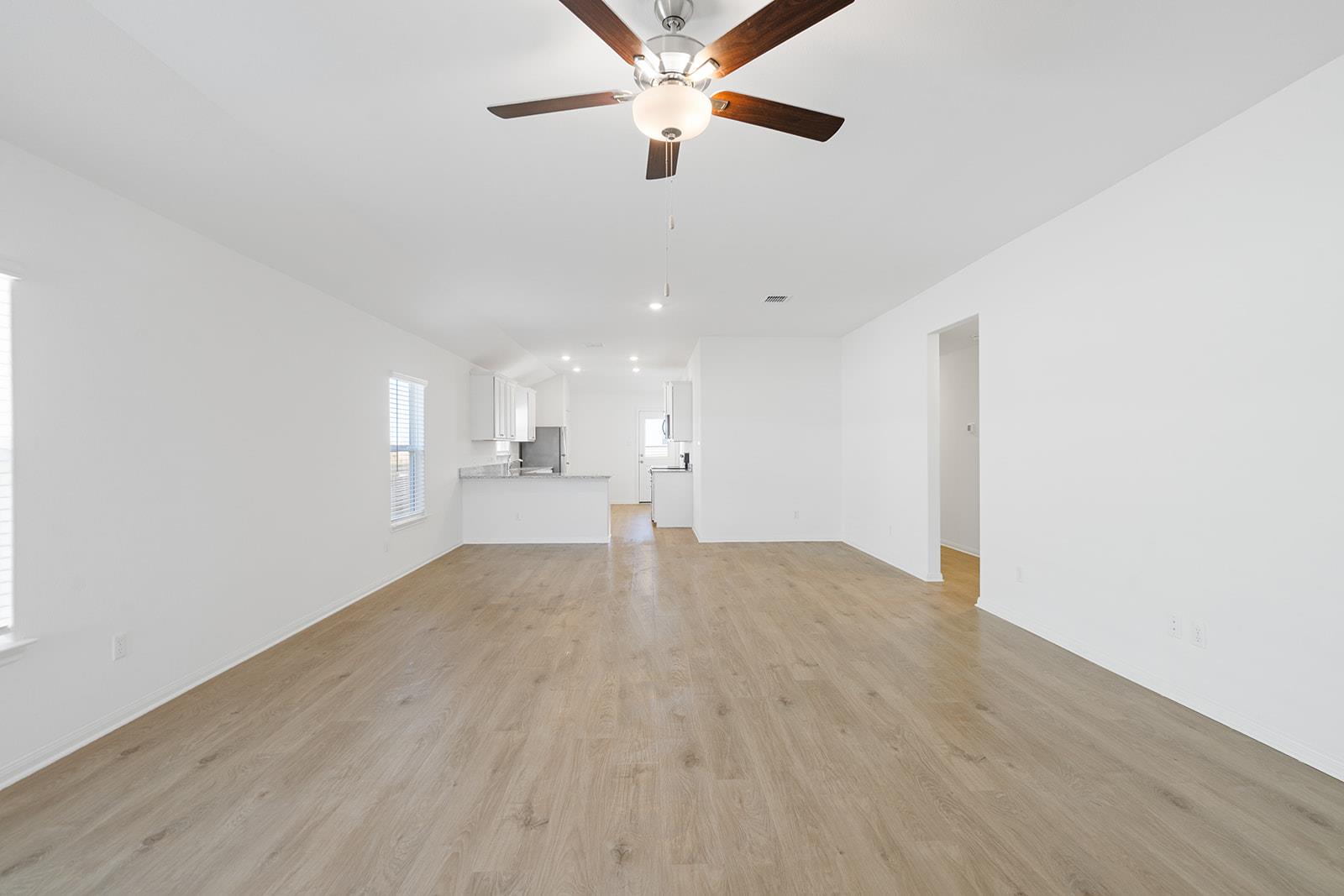 237 Luna Blue LN — photo 4