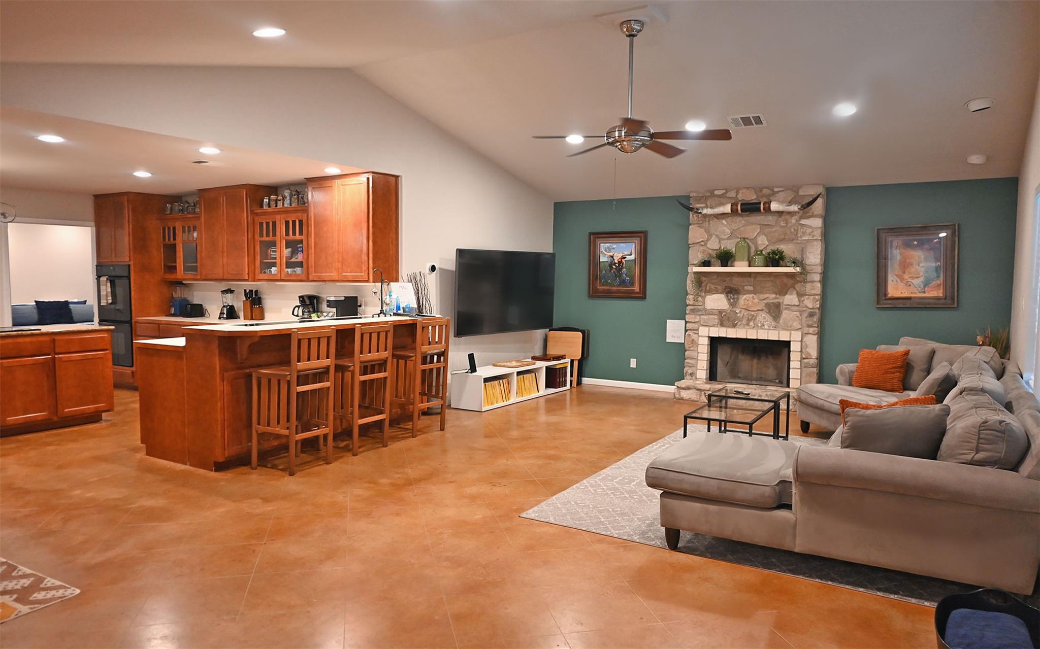 101 Stadium View DR — photo 3