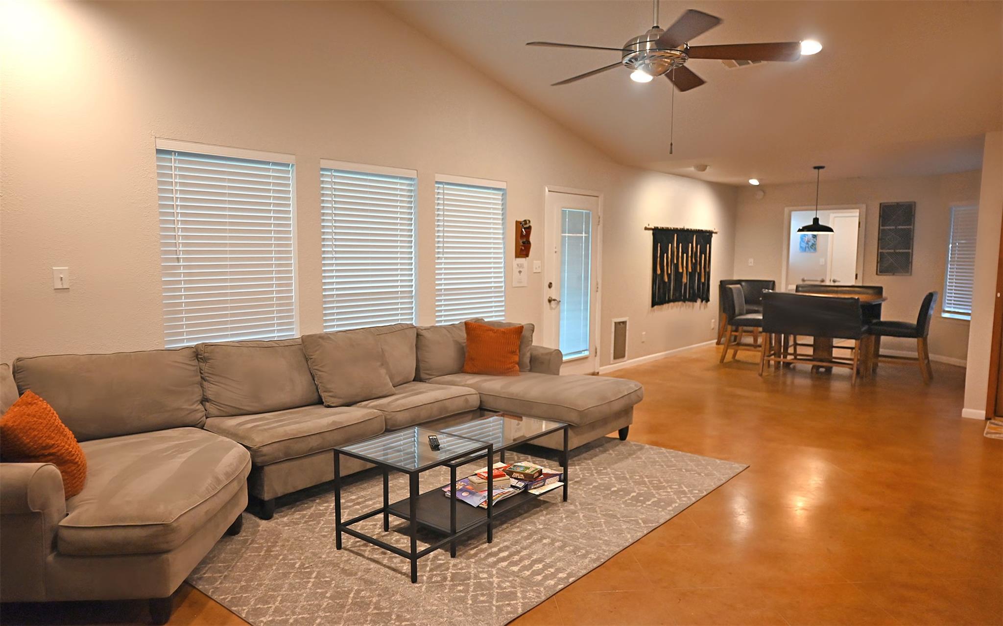 101 Stadium View DR — photo 4