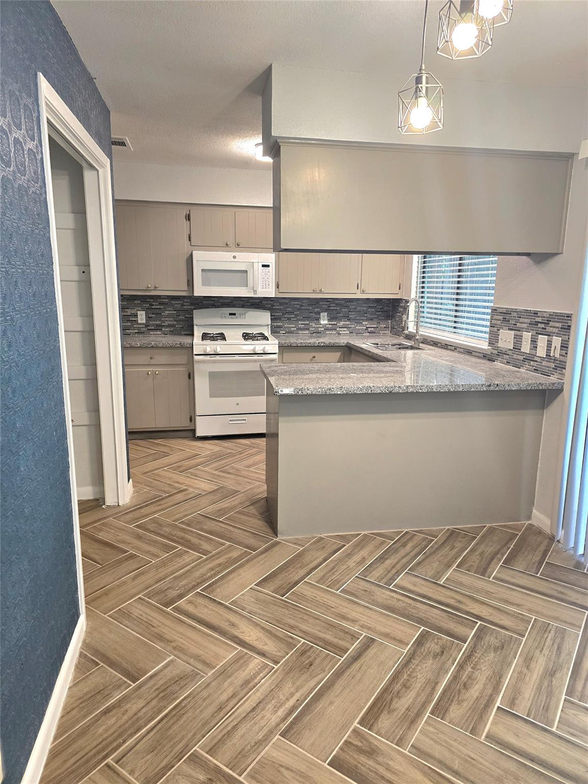 1417 Hyridge CIR — photo 4