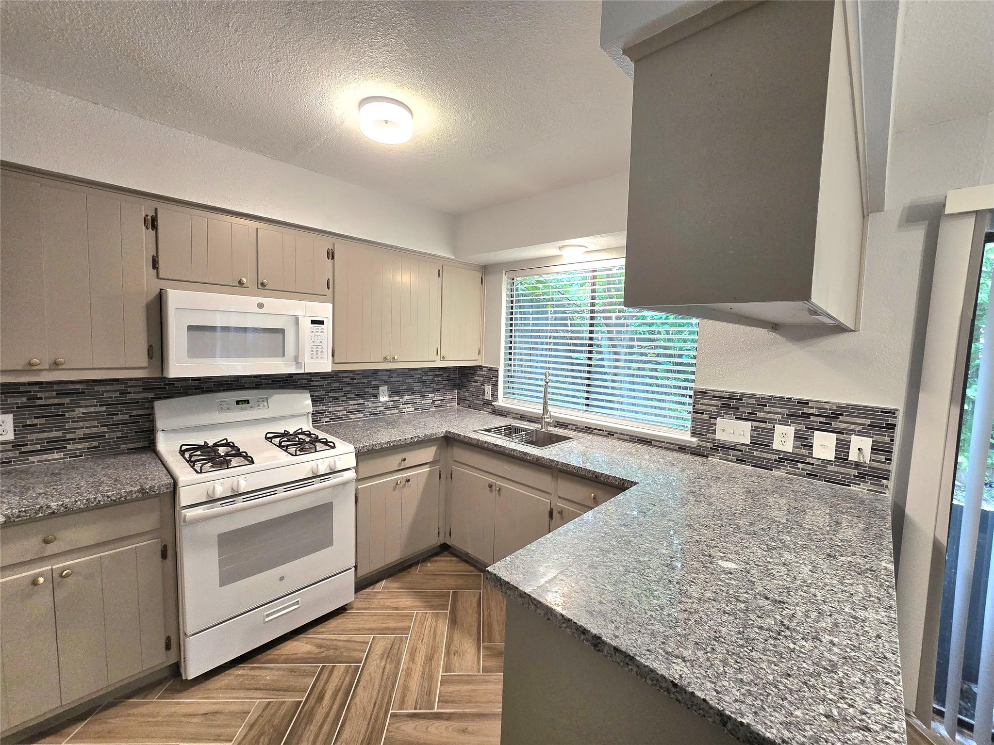 1417 Hyridge CIR — photo 5