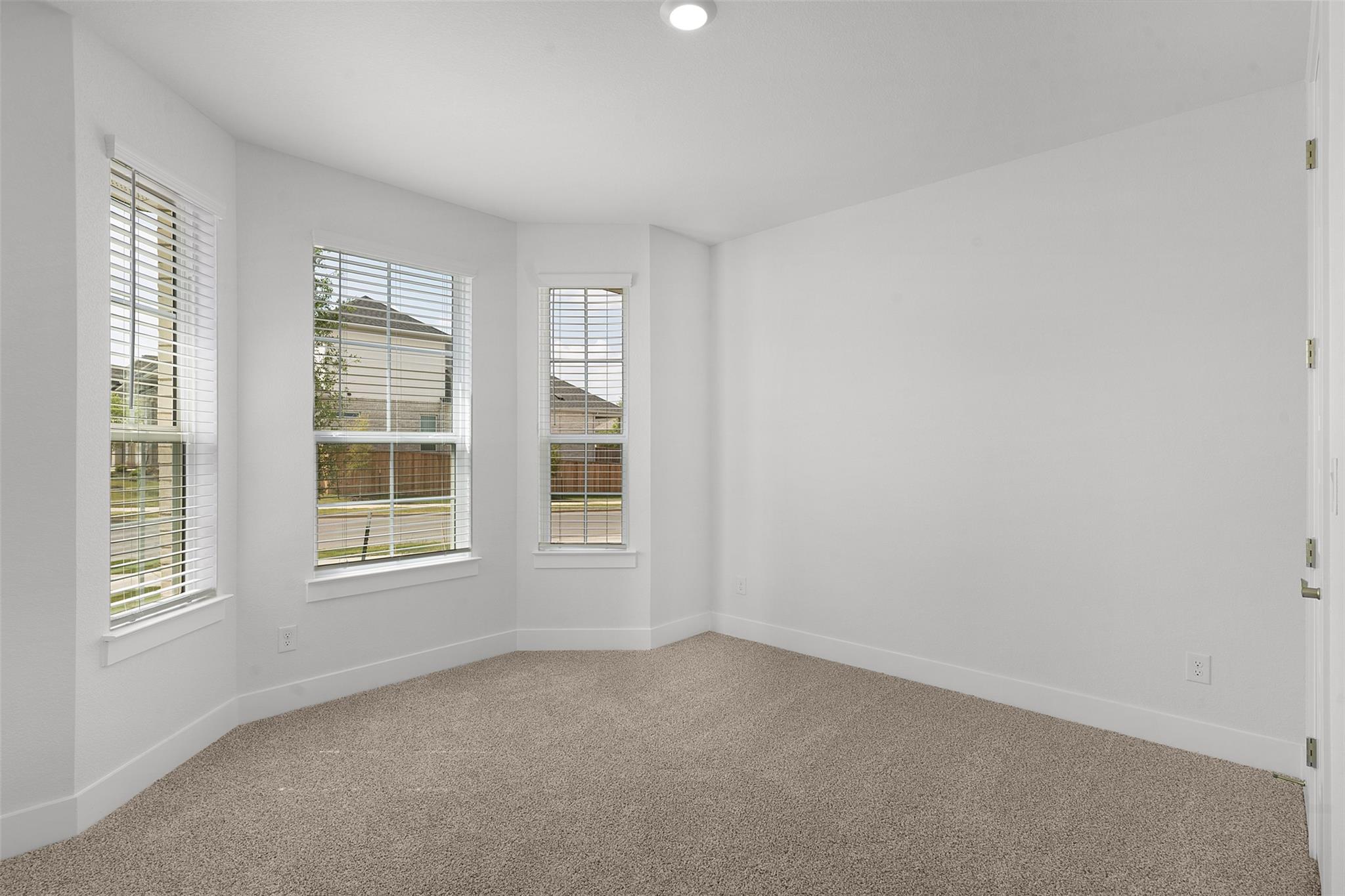213 West Faulkner ST — photo 4