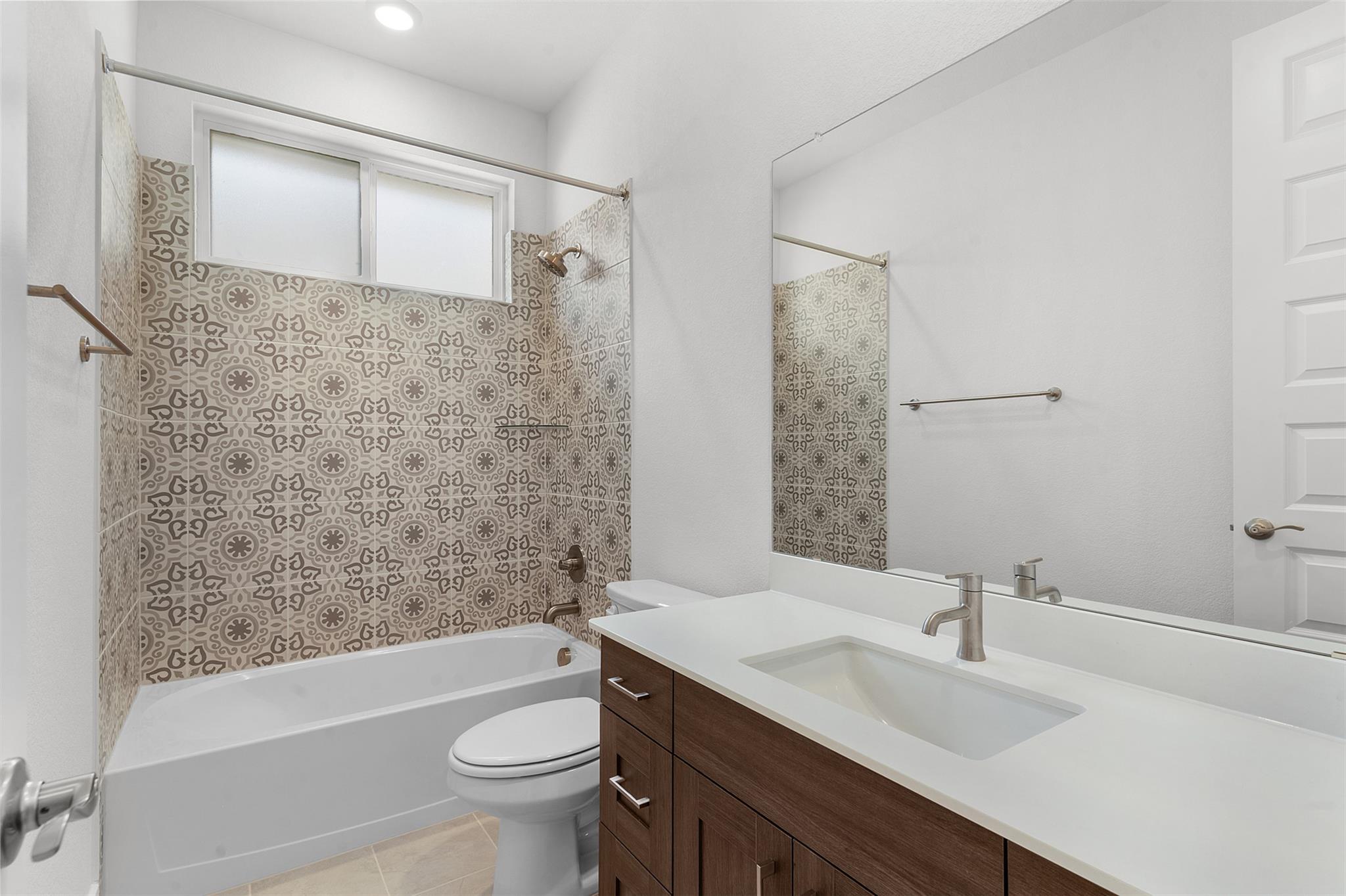213 West Faulkner ST — photo 5