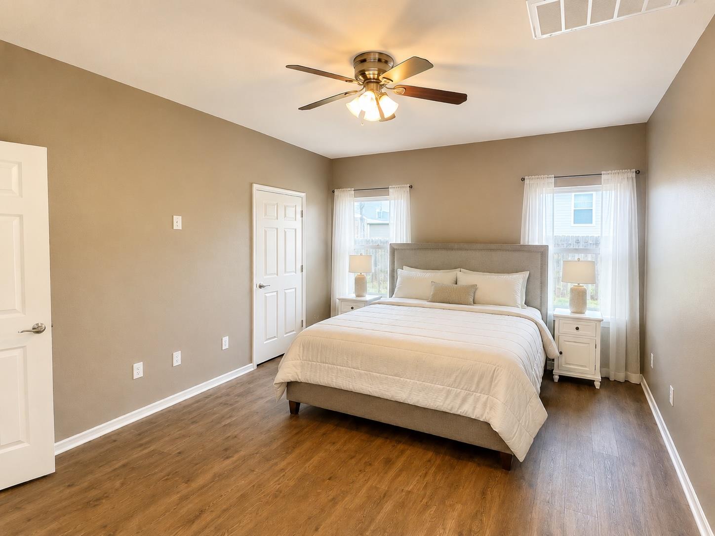 305 Dark Horse LN — photo 5