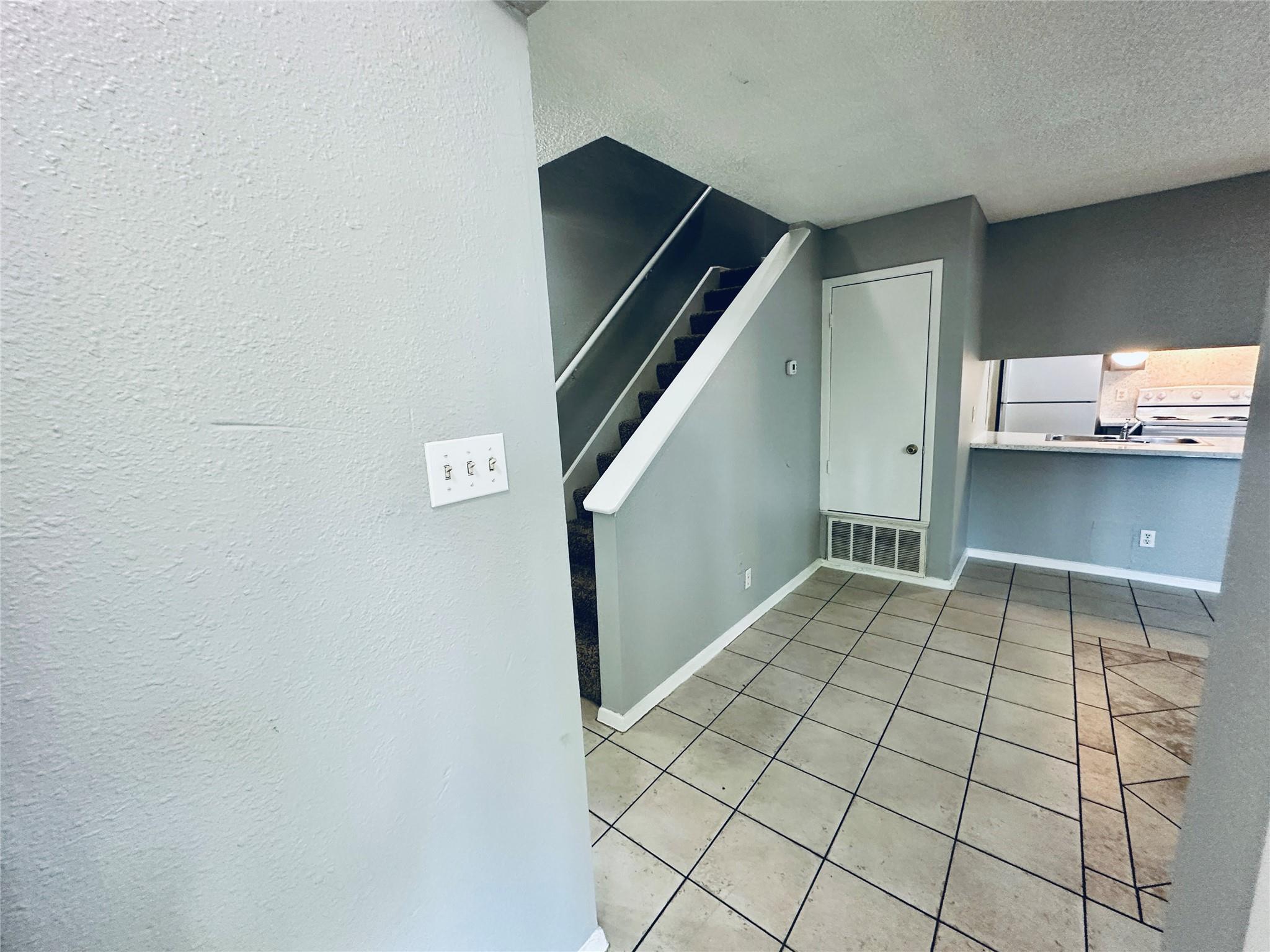 1318 Southport DR #B — photo 5