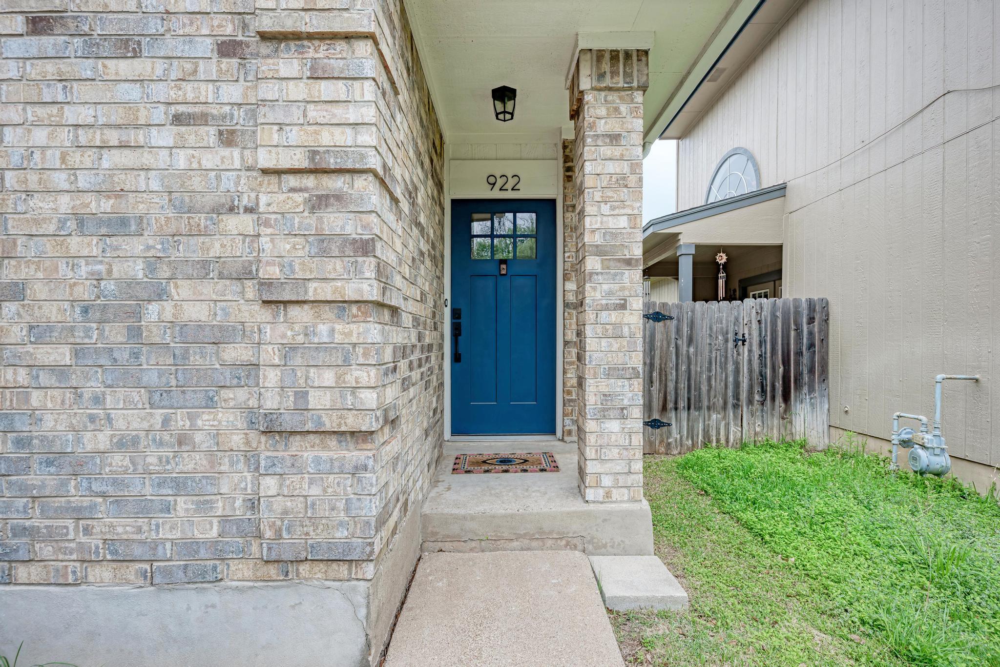 922 Thackeray LN — photo 4
