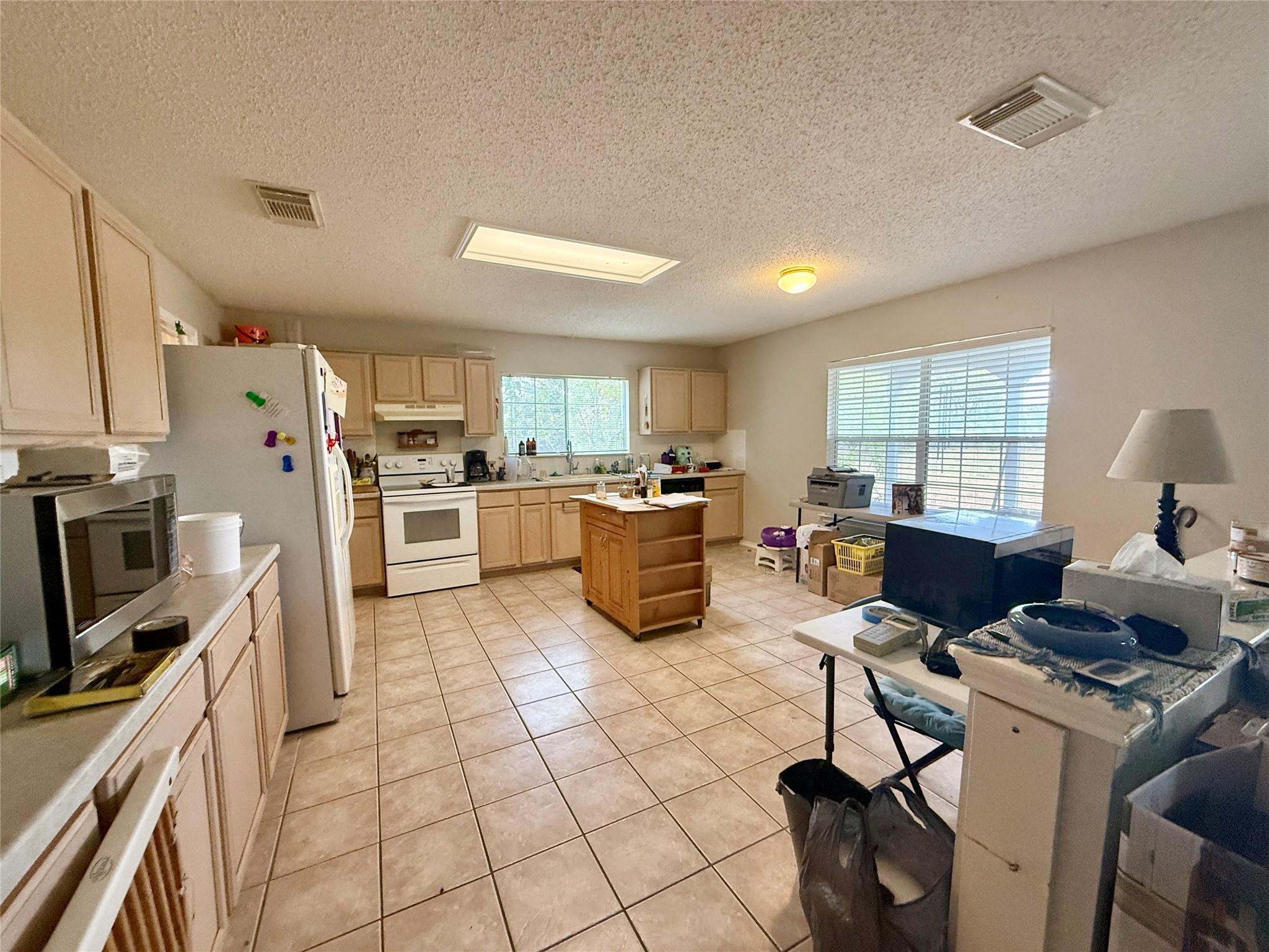 3085 Crestmont LN — photo 3