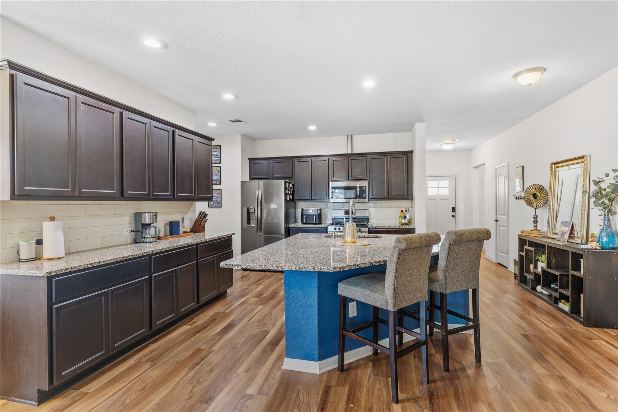 340 Shiner LN — photo 5