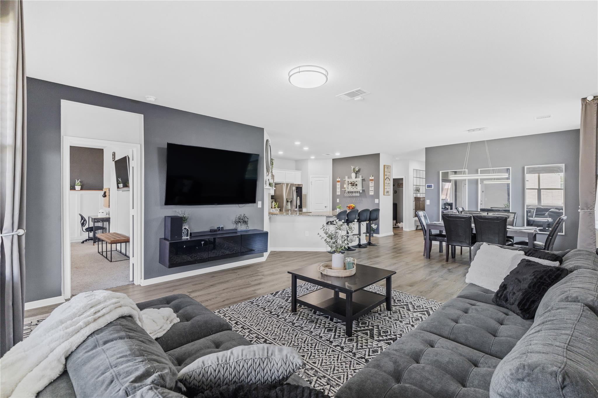 1616 Fairhaven GTWY — photo 4
