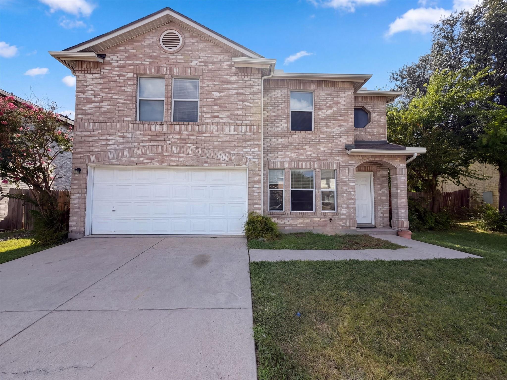 305 Edgewood CV
