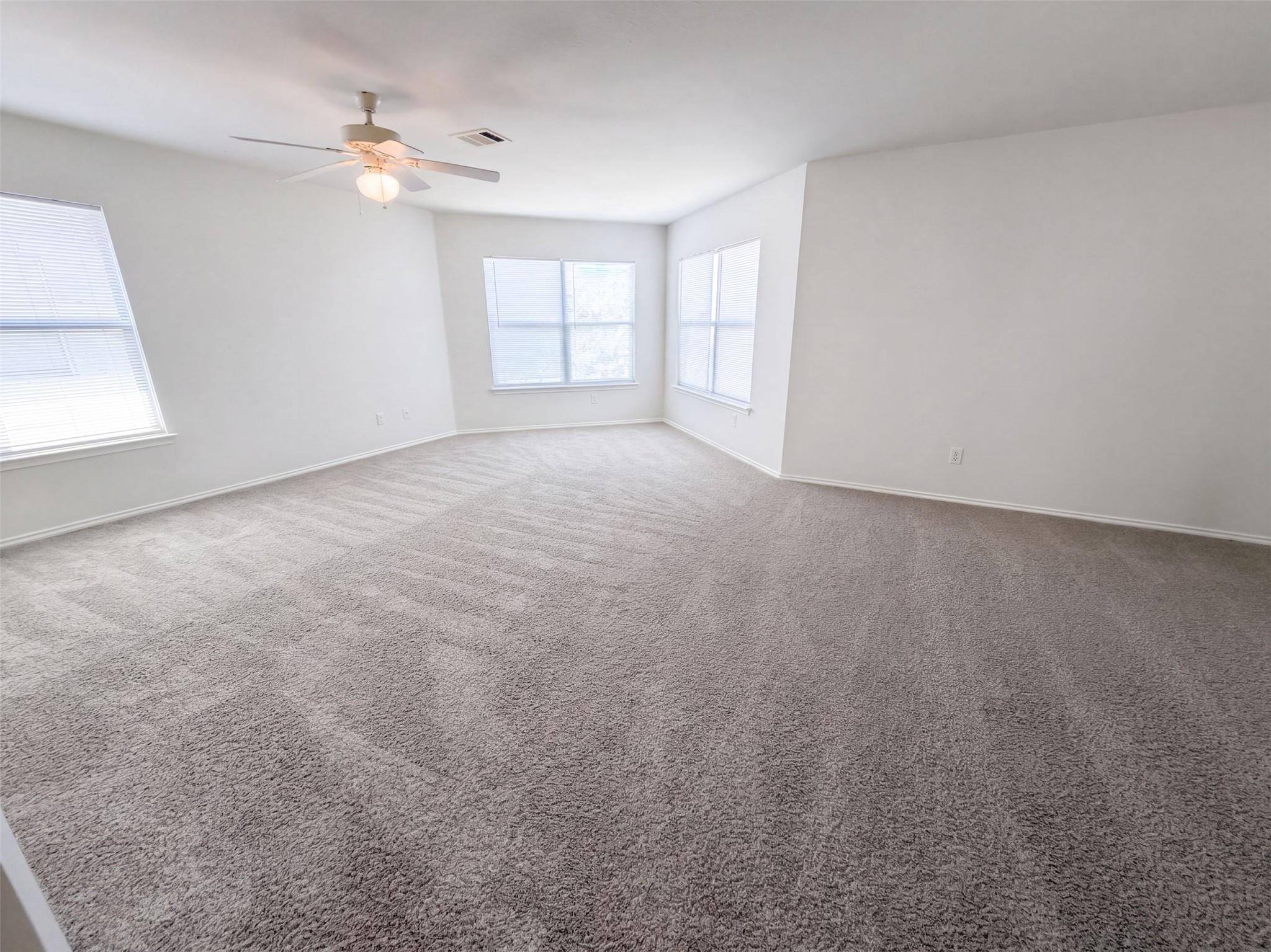 305 Edgewood CV — photo 4