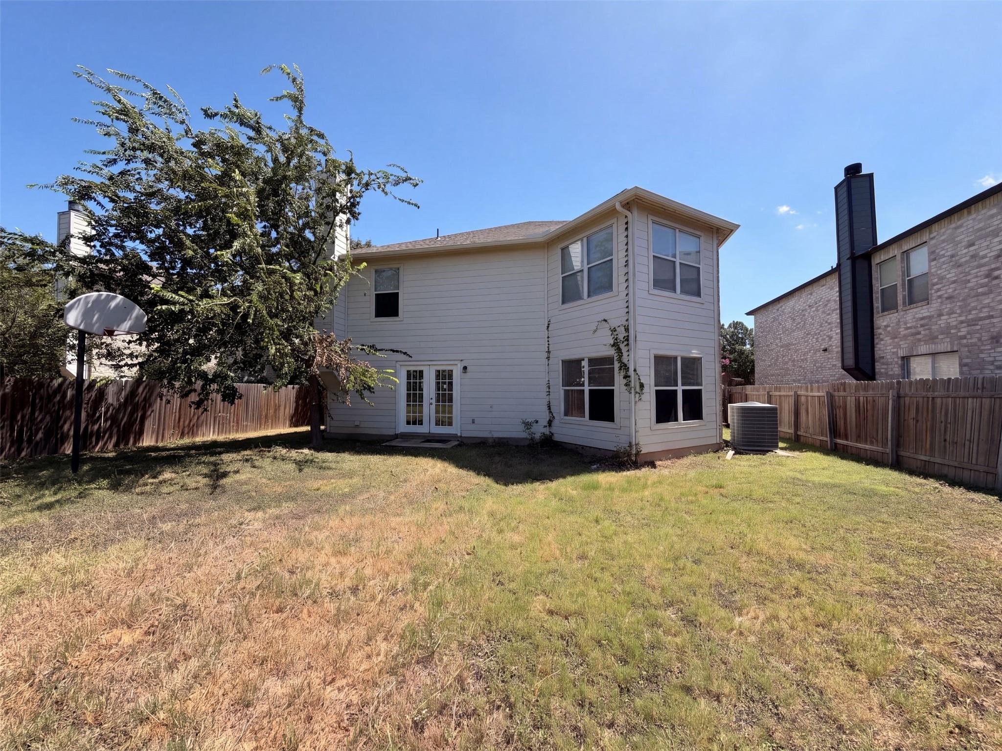 305 Edgewood CV — photo 5