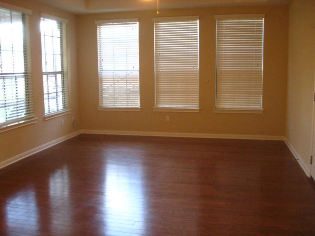 12704 Venice LN — photo 3