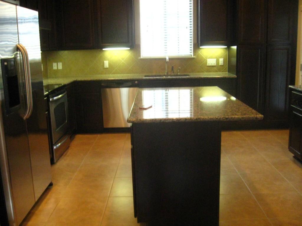 12704 Venice LN — photo 4
