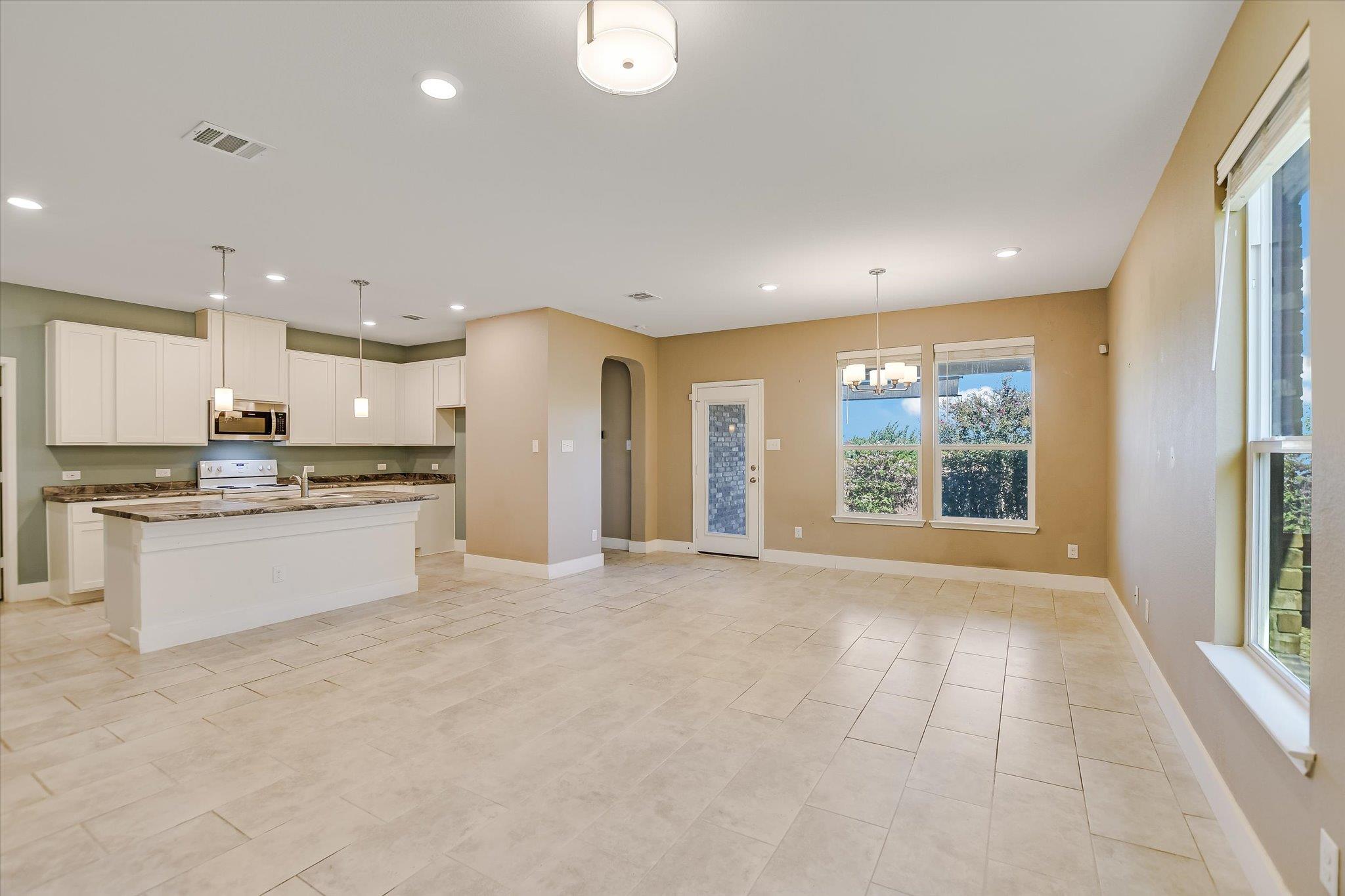 13820 Lyndon B Johnson ST — photo 5
