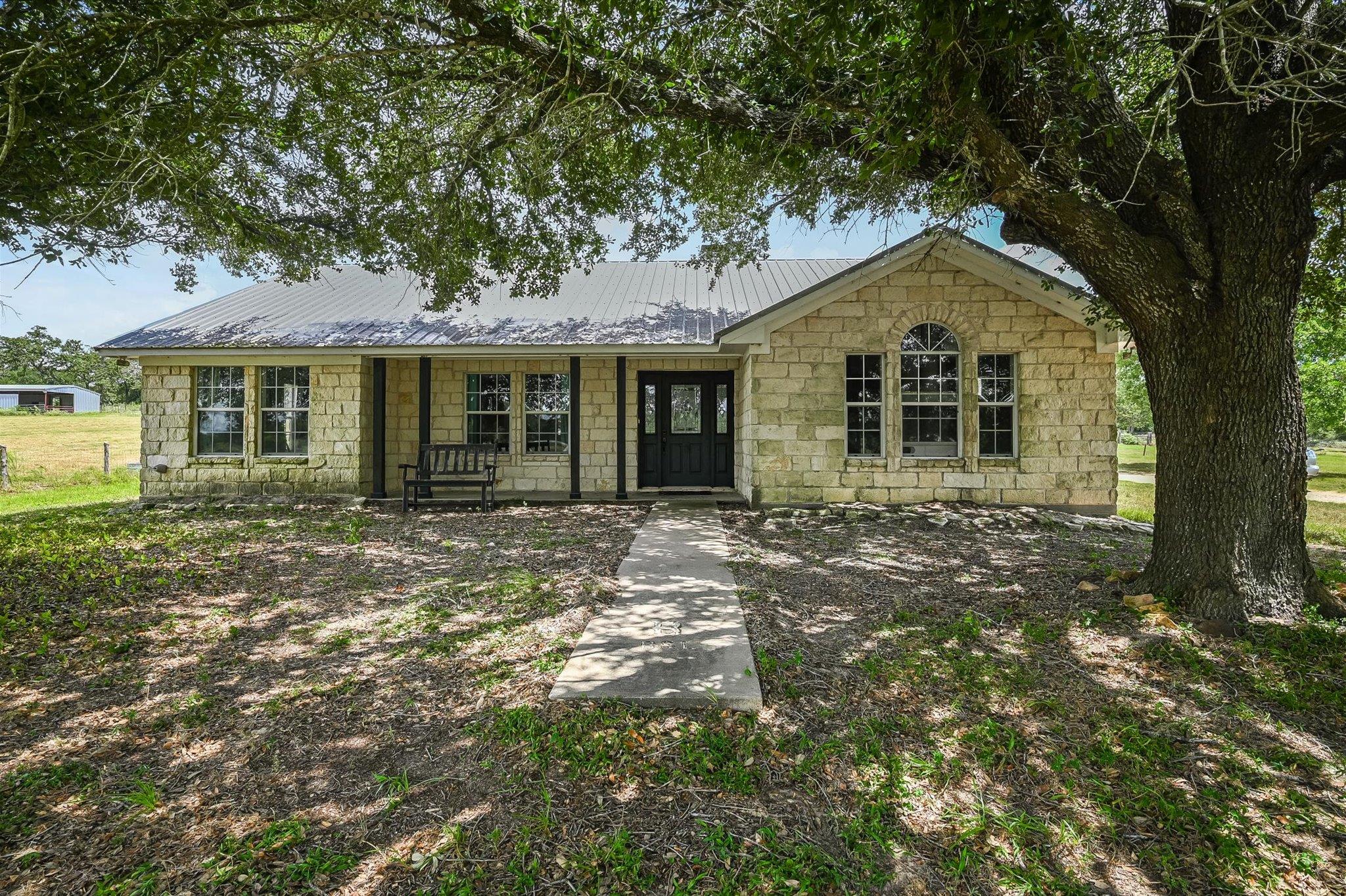 1170 Private Road 3241 — photo 4