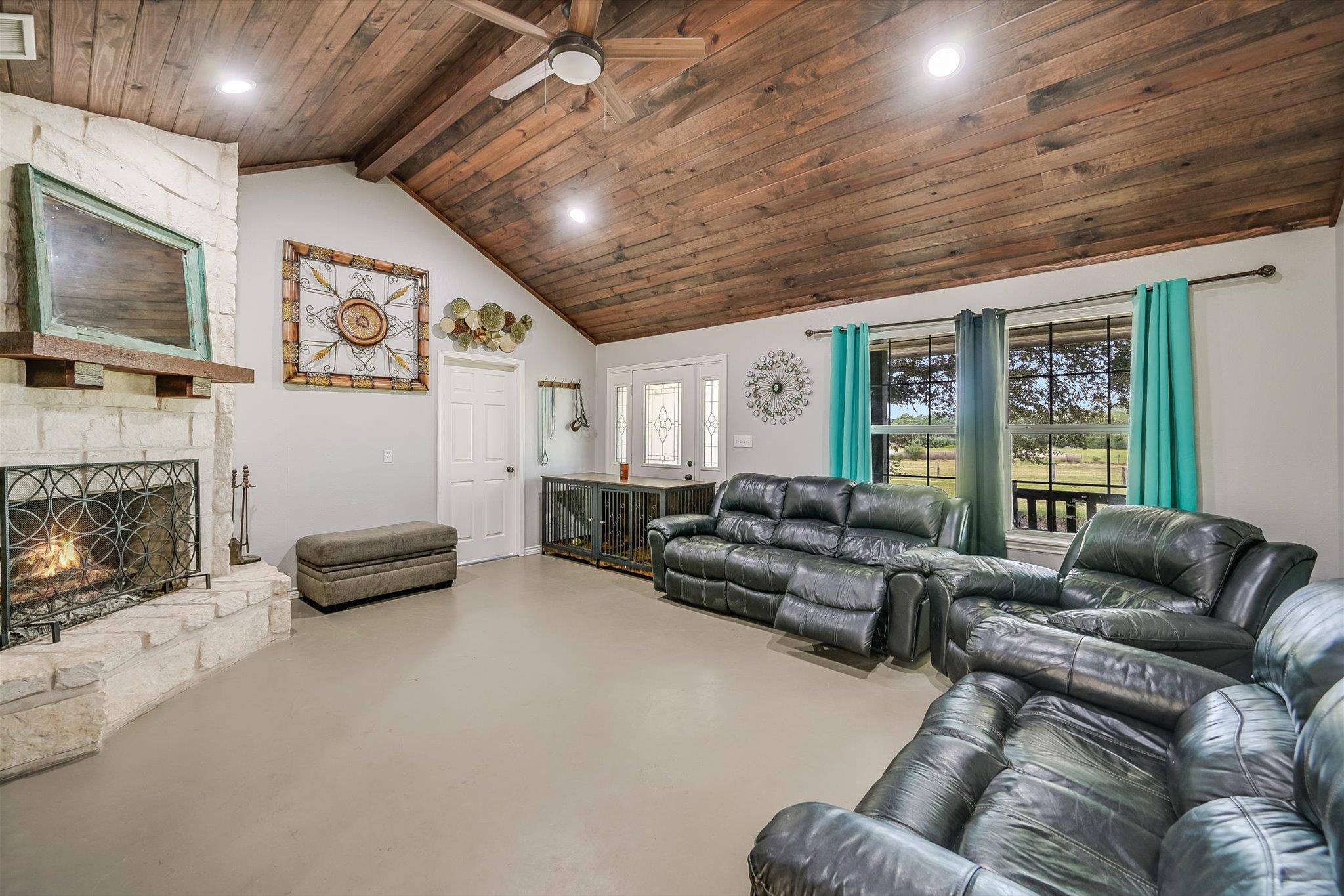 1170 Private Road 3241 — photo 5