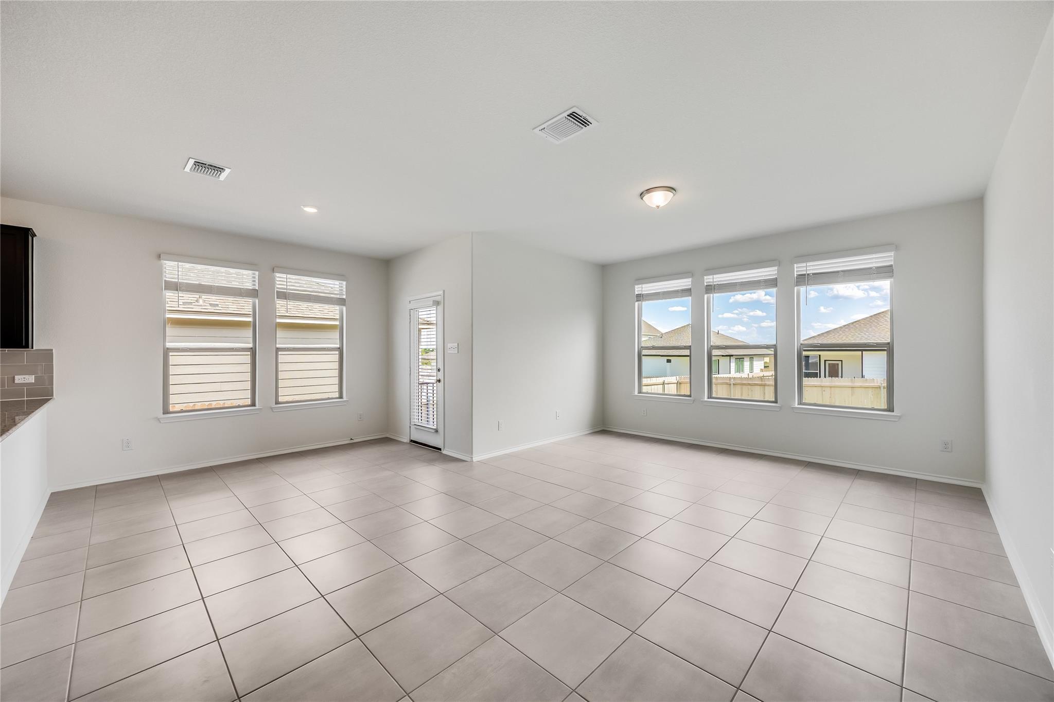 2612 DONNA OLENE DR — photo 4