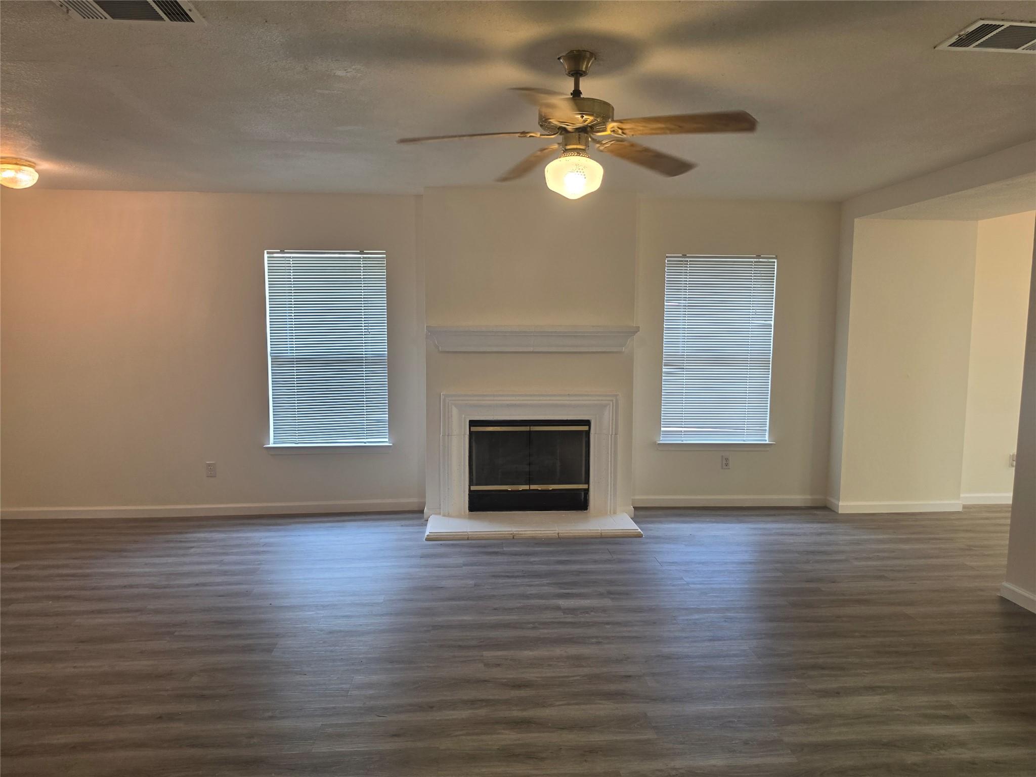 1216 Bradbury LN — photo 4