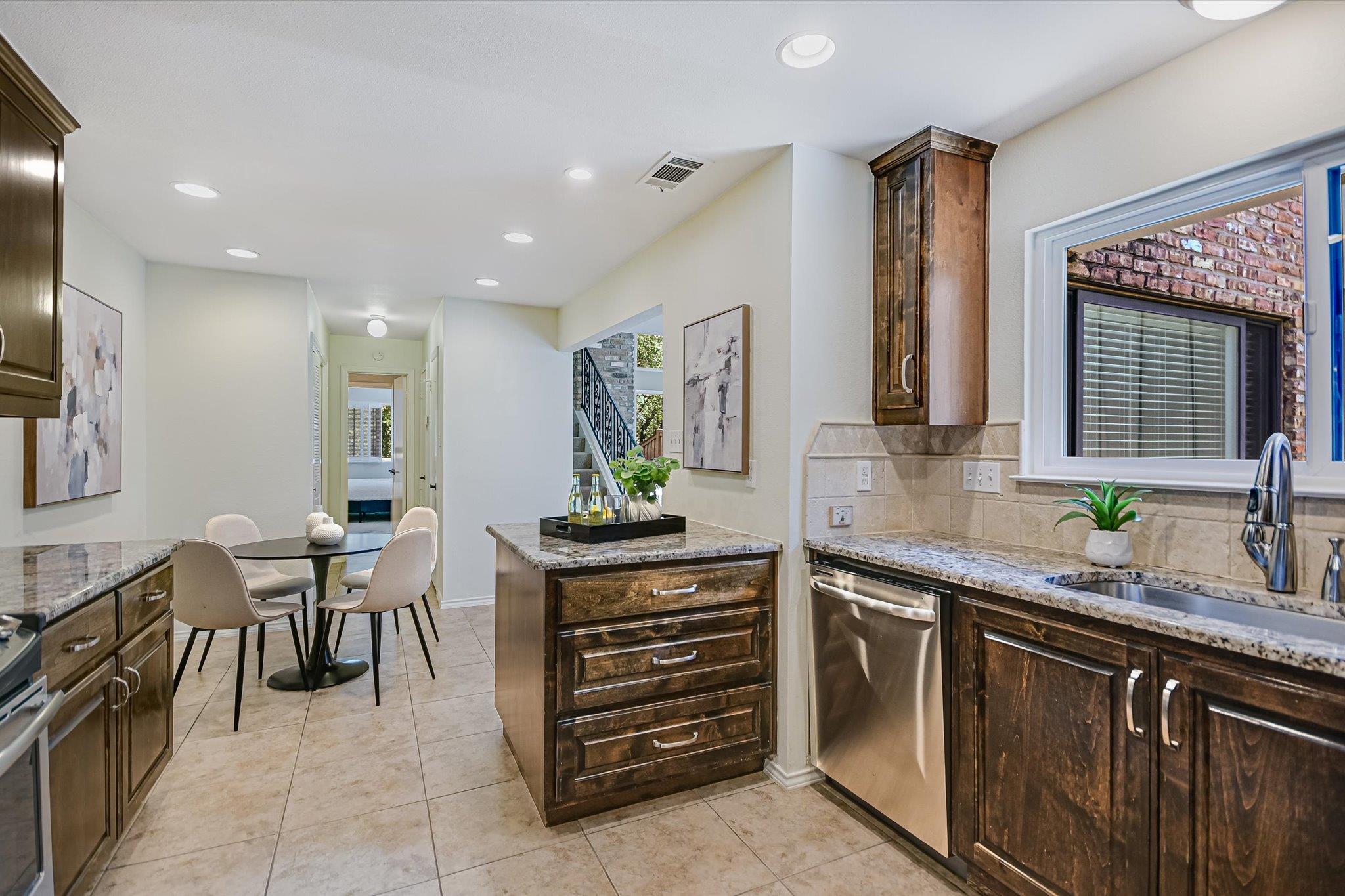 8209 Summer Place DR — photo 3