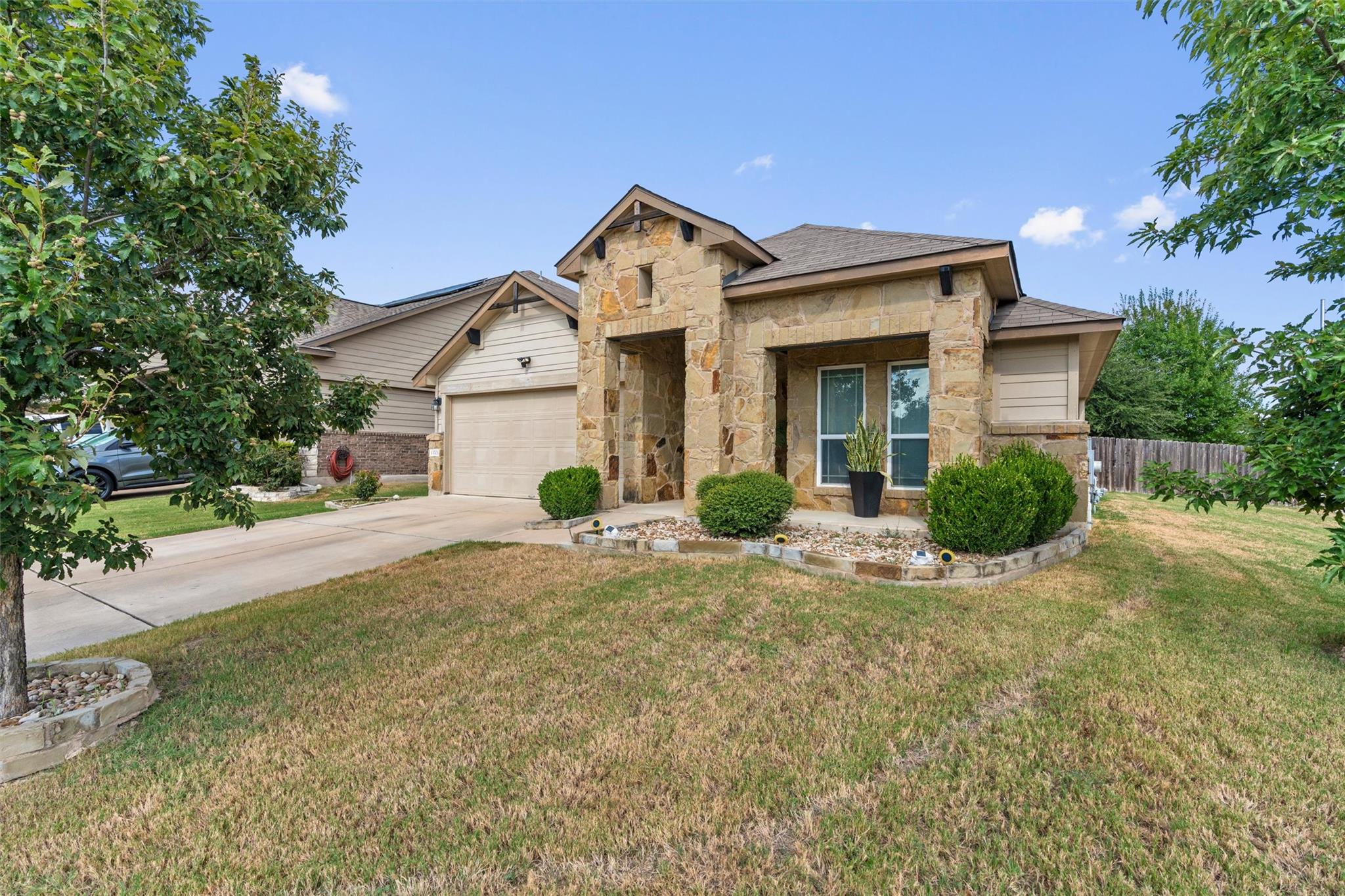 13701 Harrisglenn DR