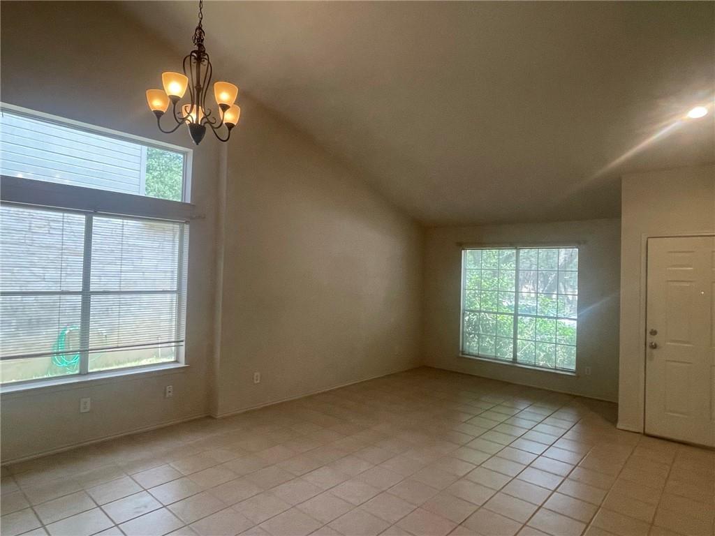 613 Stallion DR — photo 3