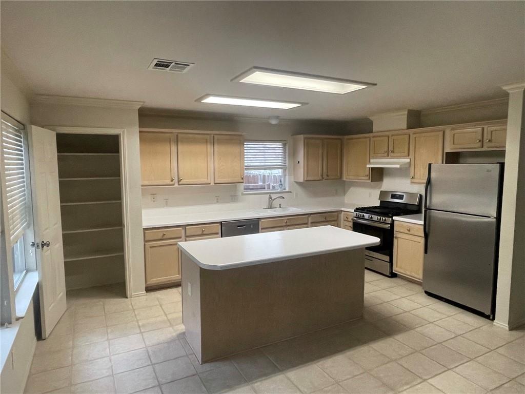 613 Stallion DR — photo 4