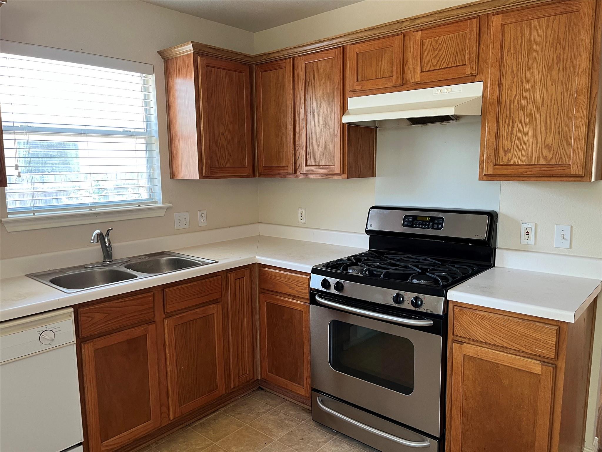 364 Leonardo DR — photo 3