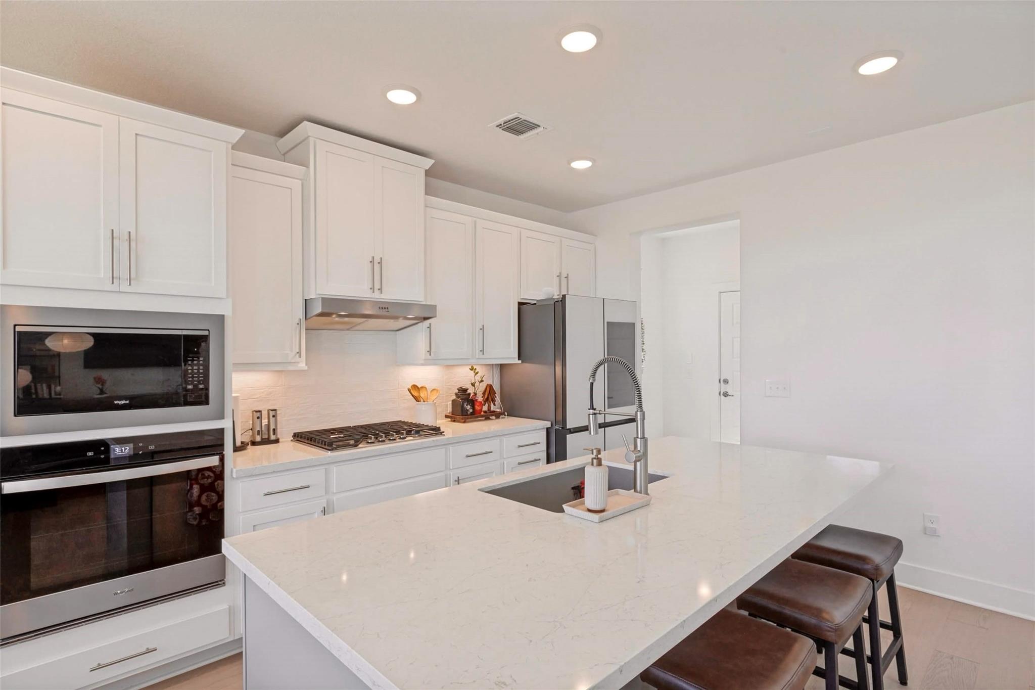 7101 Pappy Van Winkle ST — photo 4