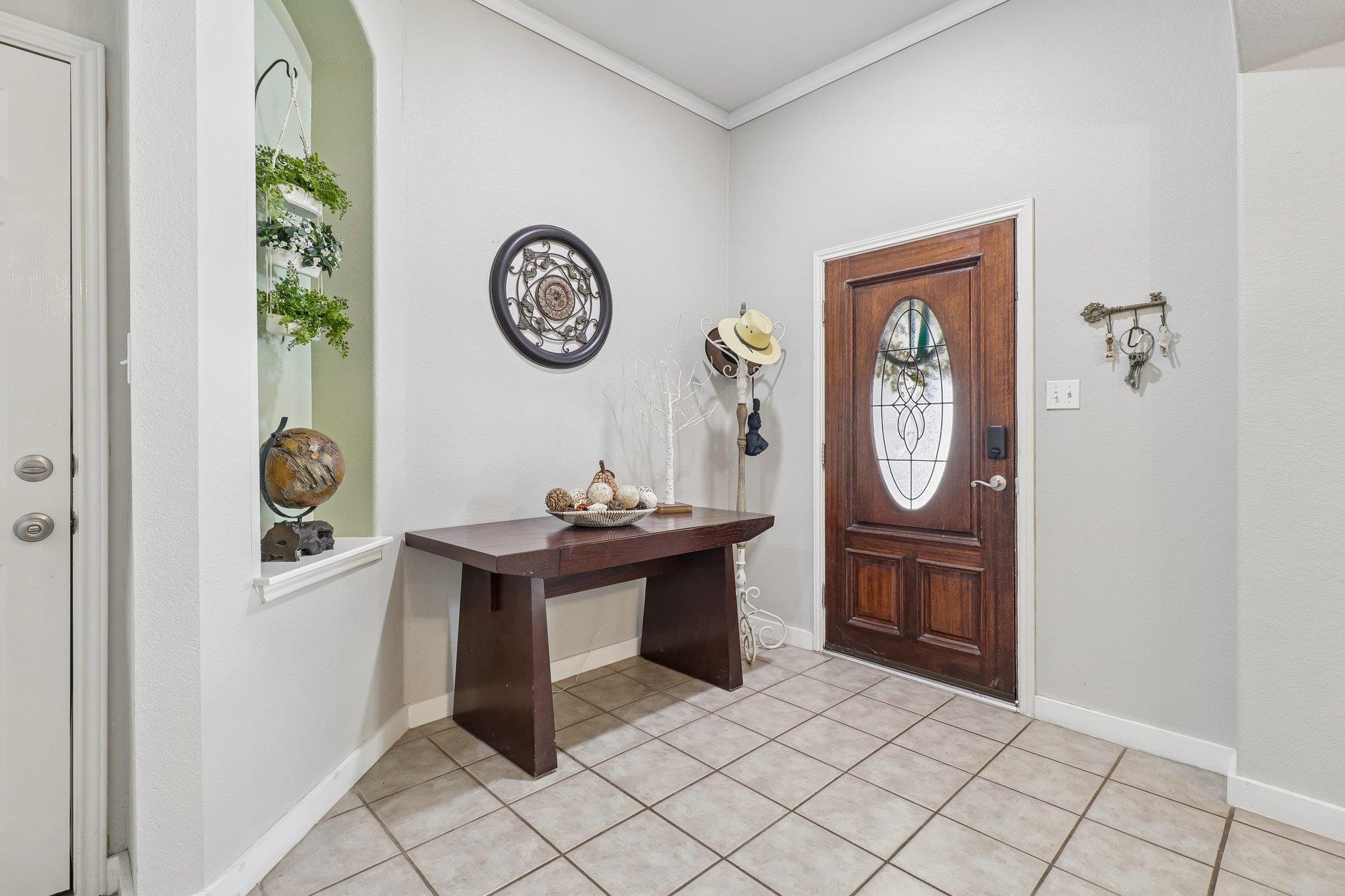 302 Lone Star BLVD — photo 3