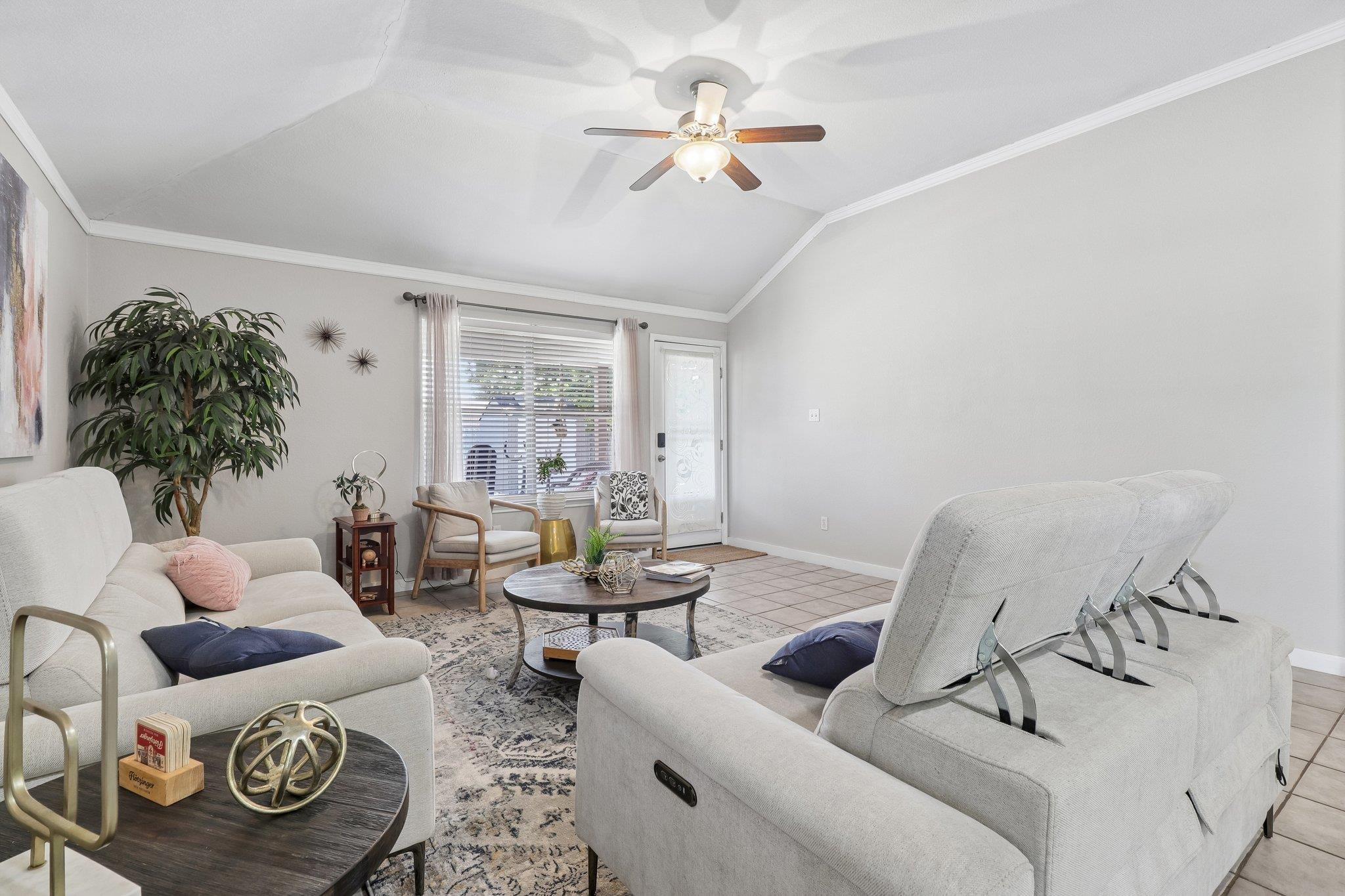 302 Lone Star BLVD — photo 4