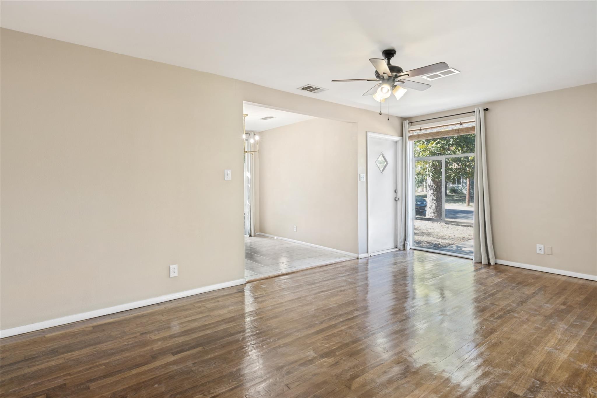 1405 Broadmoor DR — photo 4