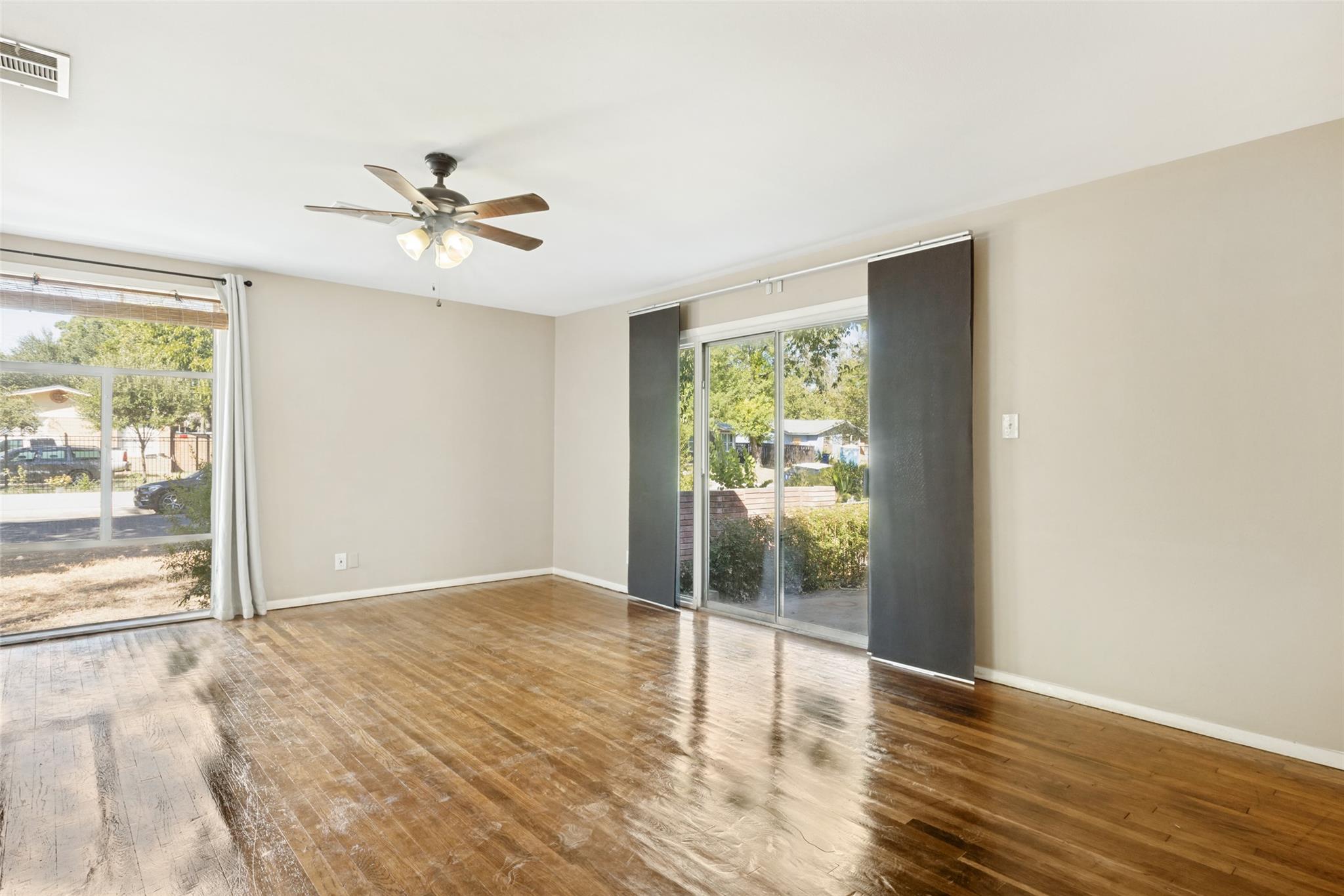 1405 Broadmoor DR — photo 5