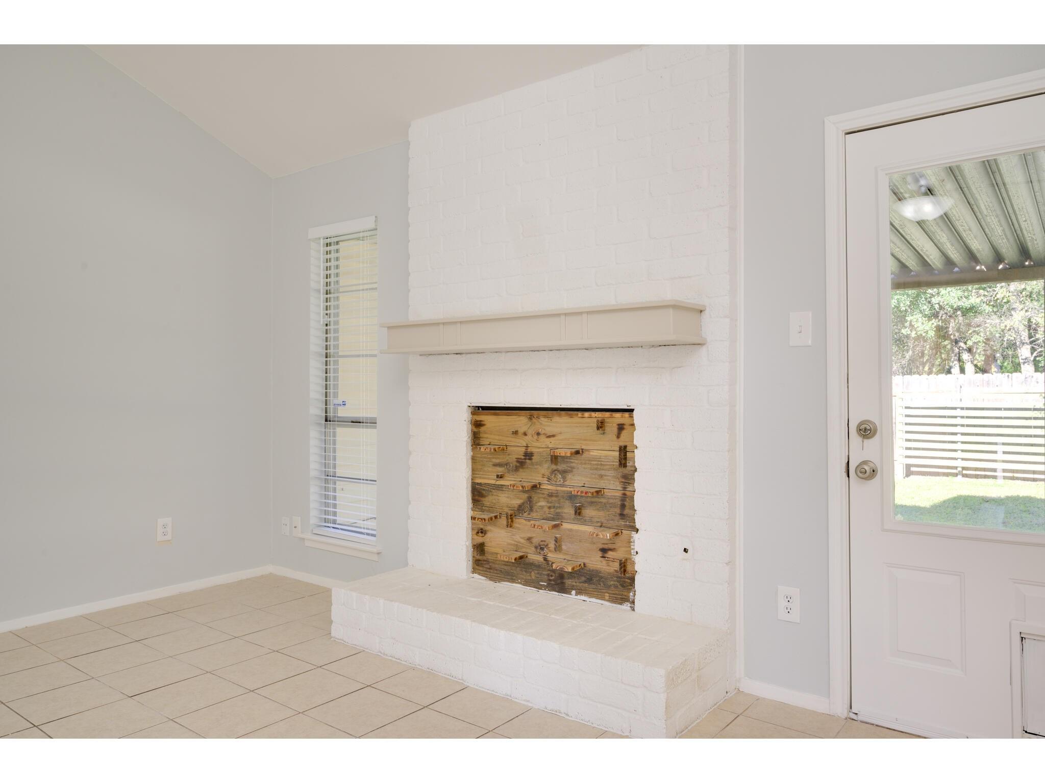 2104 Magazine ST — photo 3