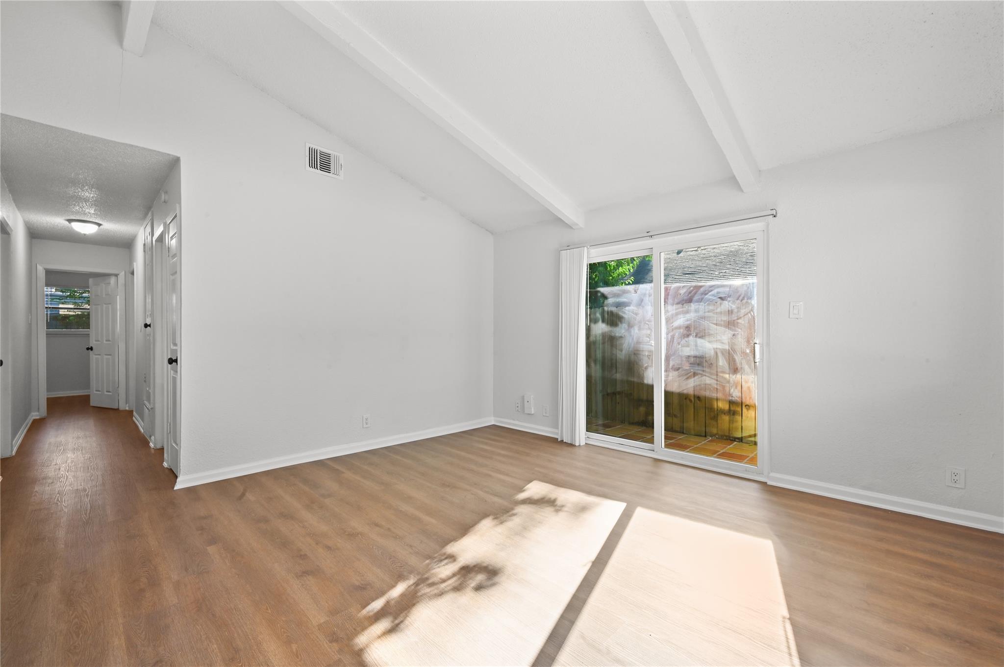 2208 Deadwood DR — photo 5