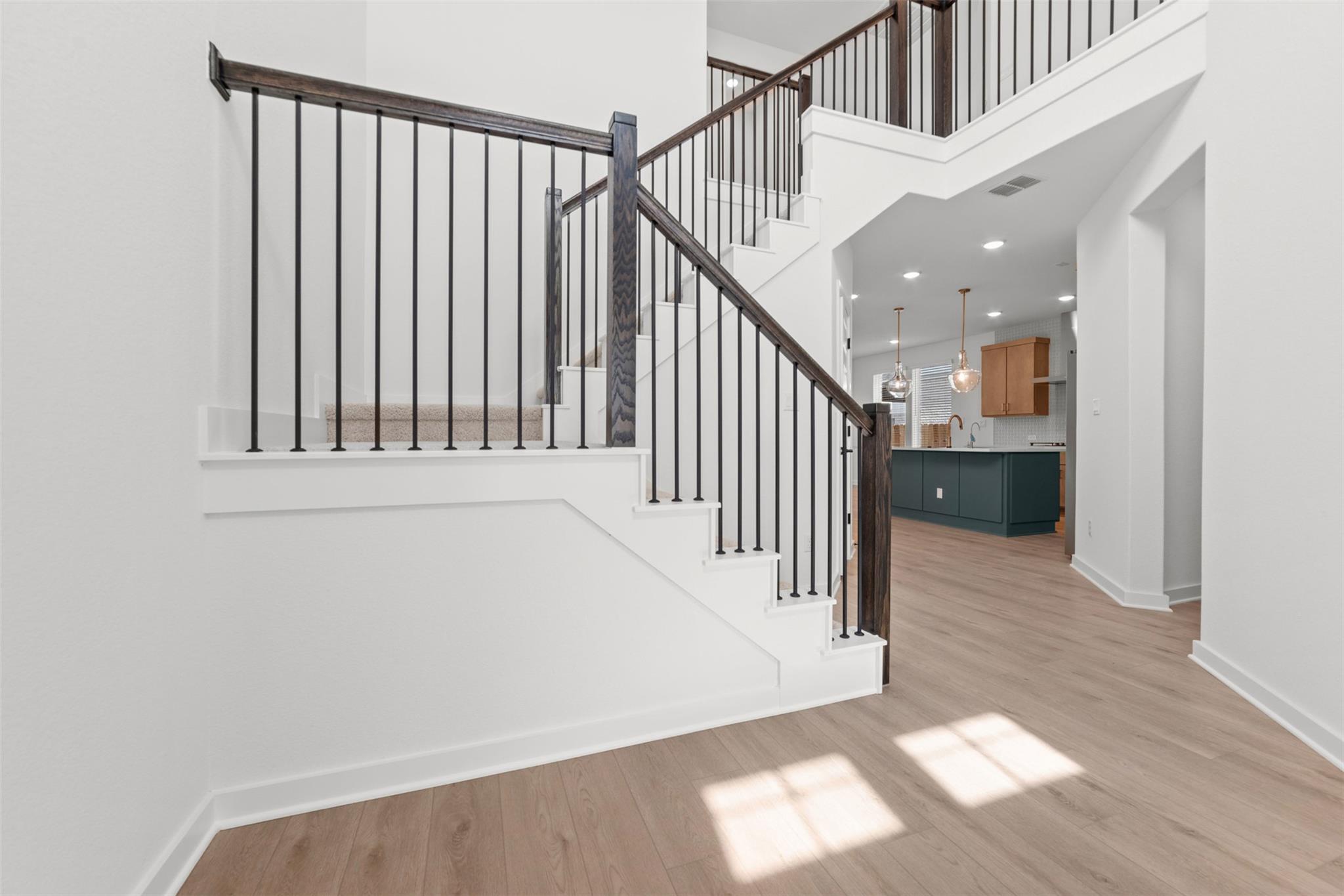 1129 Roger Hanks PKWY — photo 4