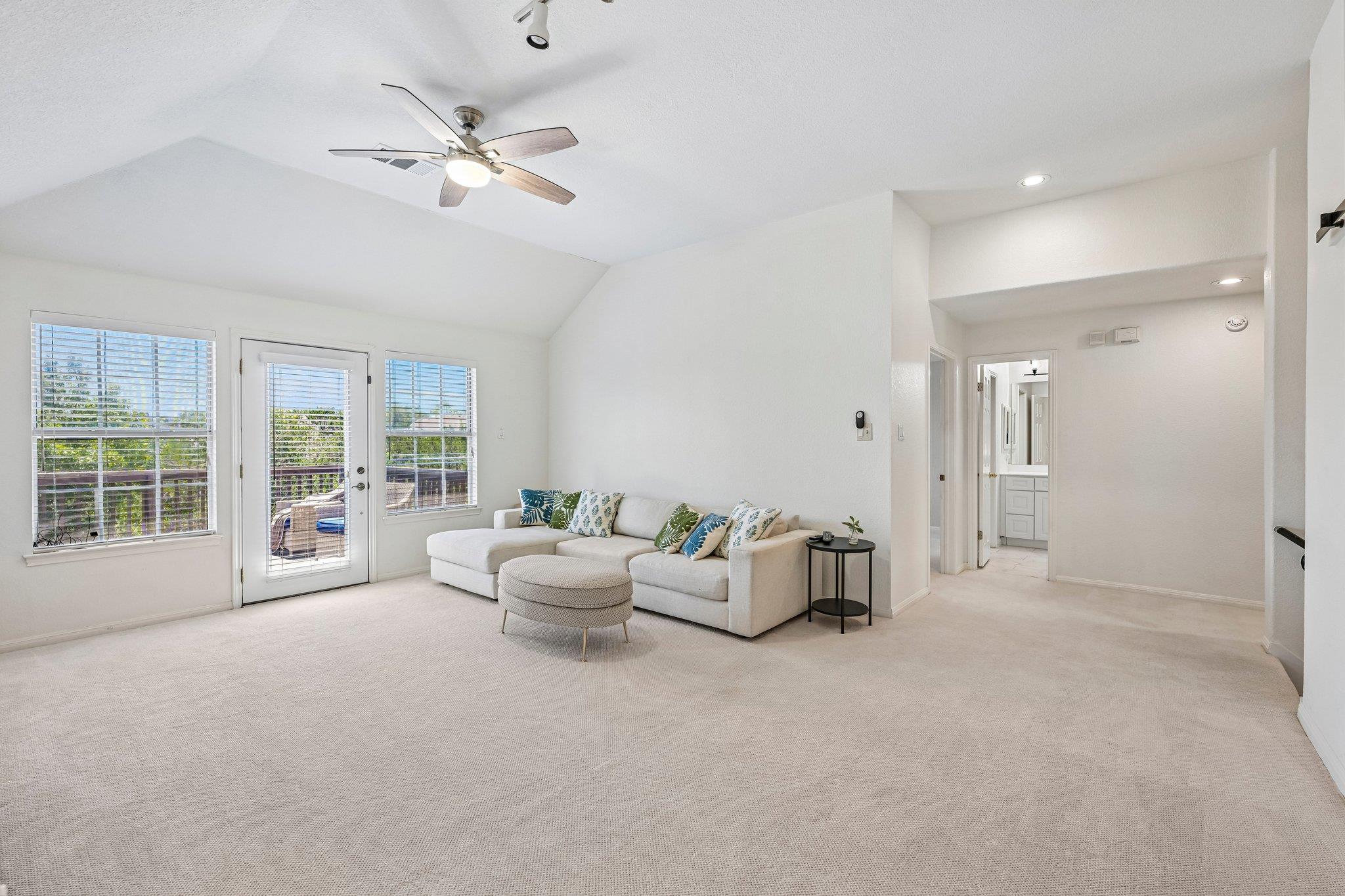 10021 Planters Woods DR — photo 5