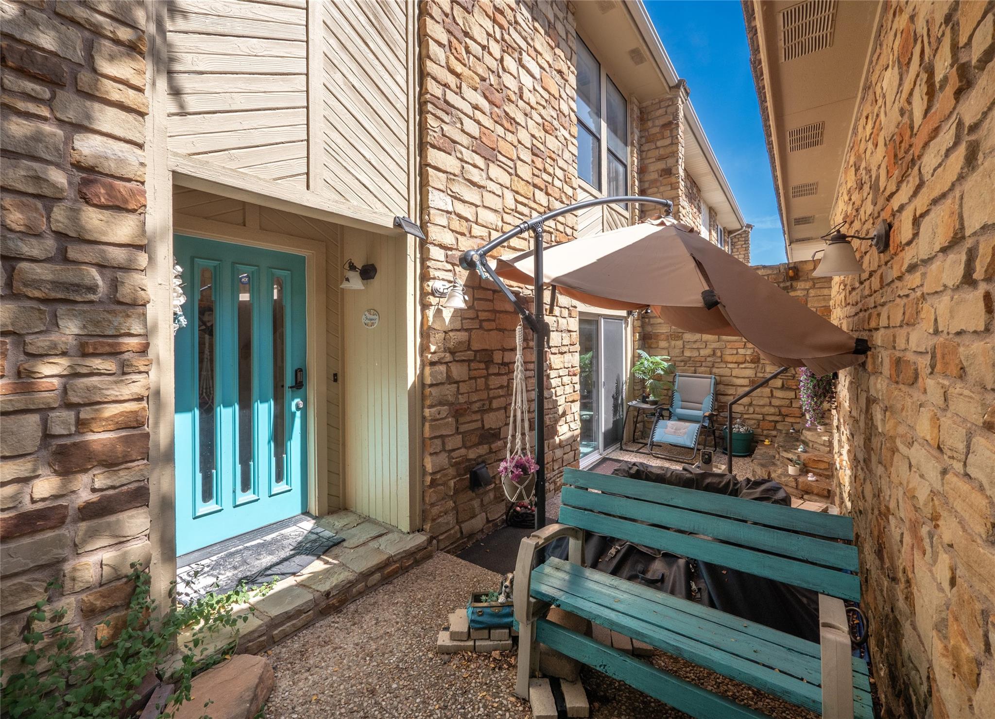 706-A Clayton Nolen DR — photo 5