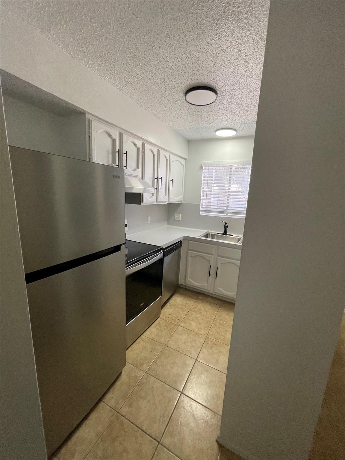 2410 Longview ST #301 — photo 4