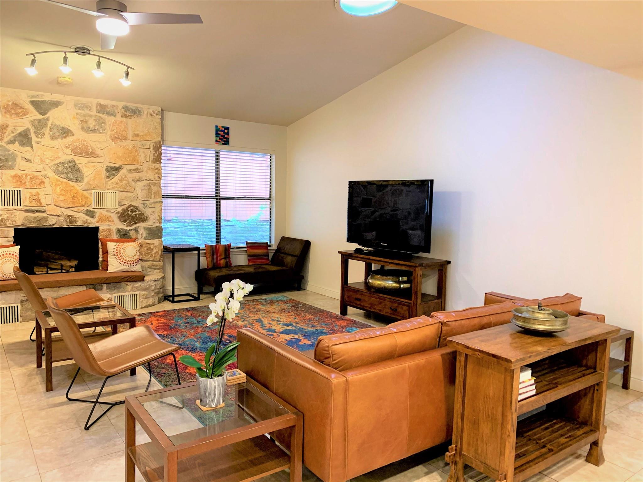 6204 Turtle Point DR — photo 3