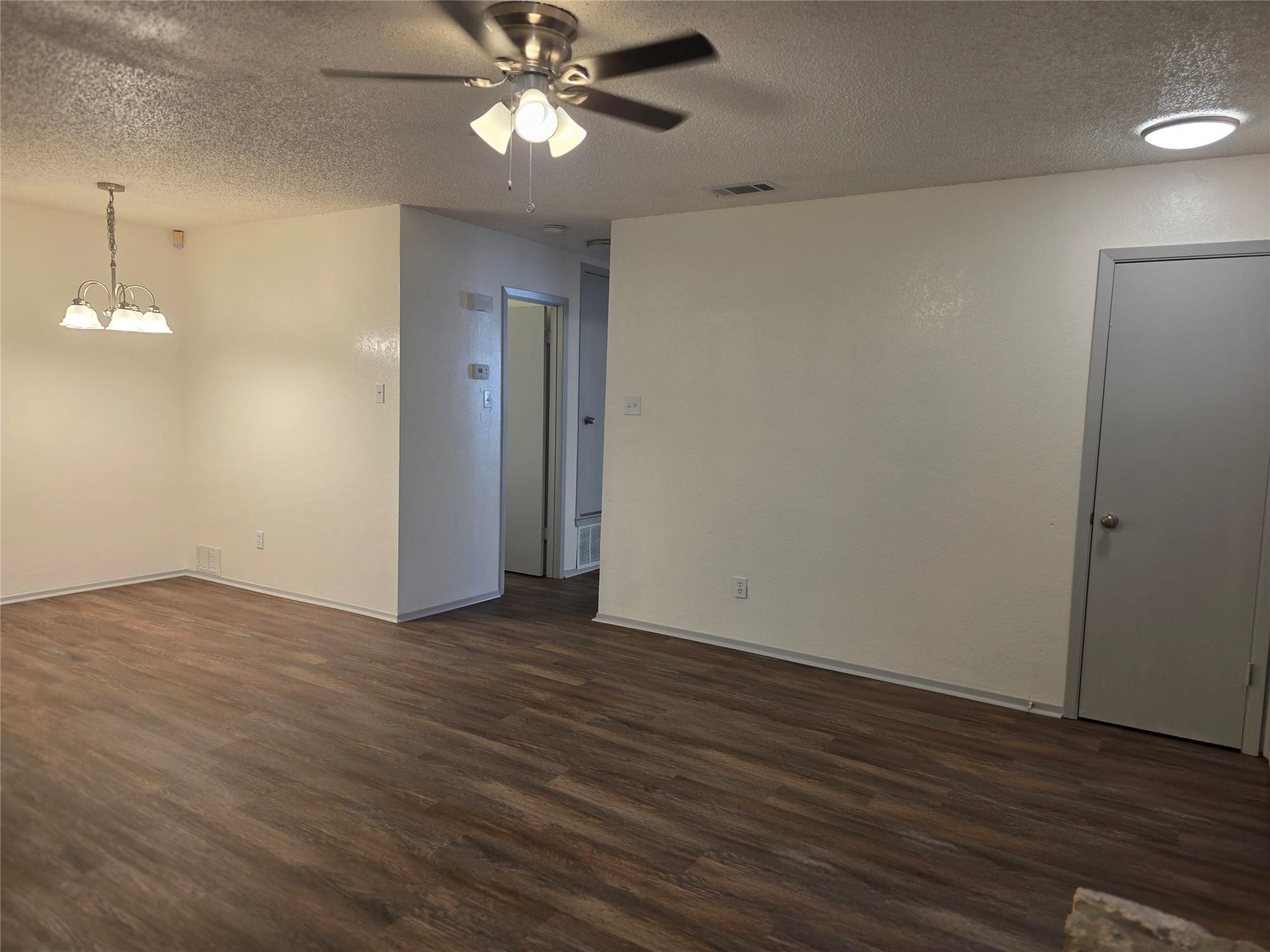 1735 HORSESHOE CIR — photo 4