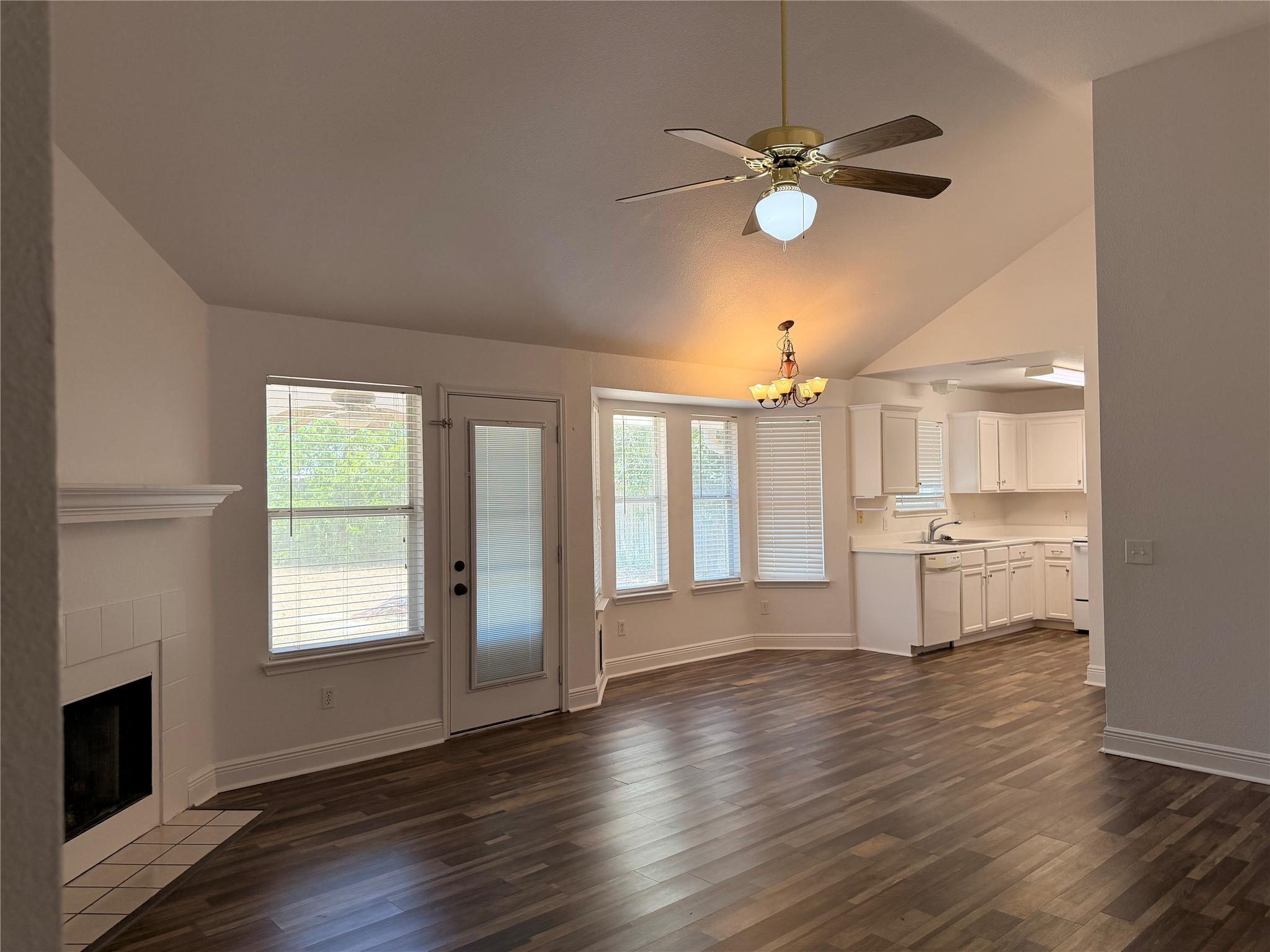 2202 Corbin WAY — photo 4
