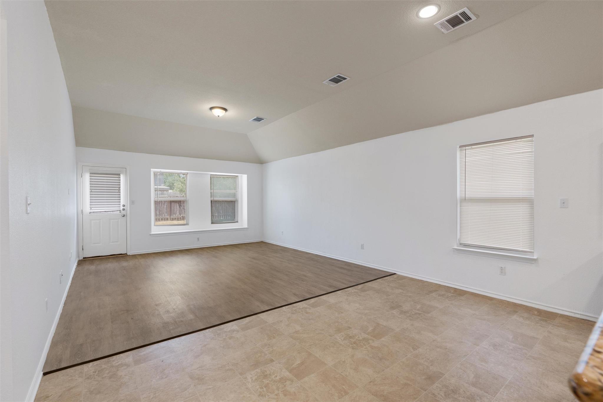 4512 Cleto ST — photo 4