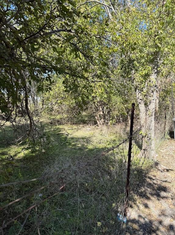 800 Arnold DR — photo 3